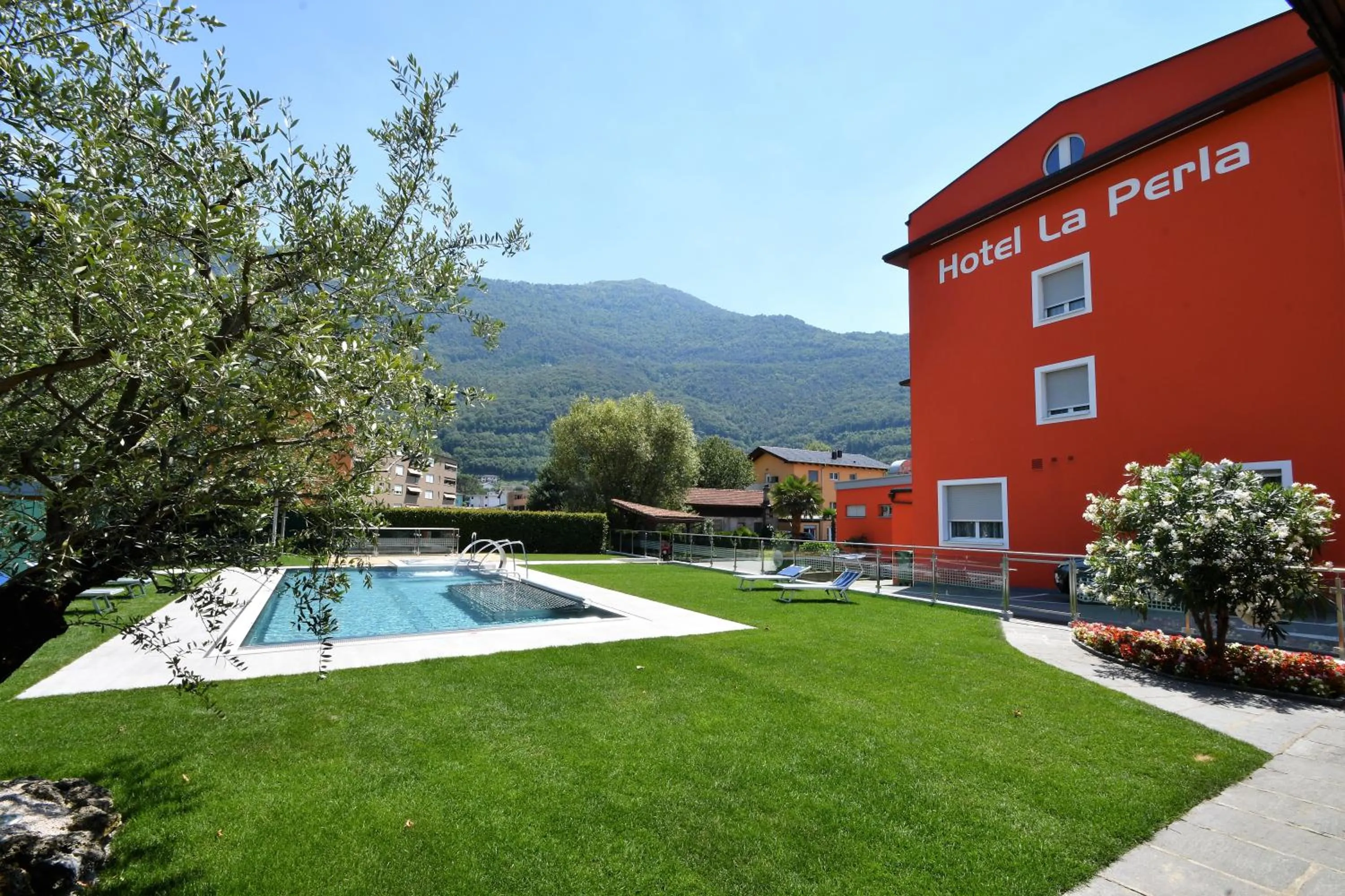 Swimming pool in Hotel La Perla