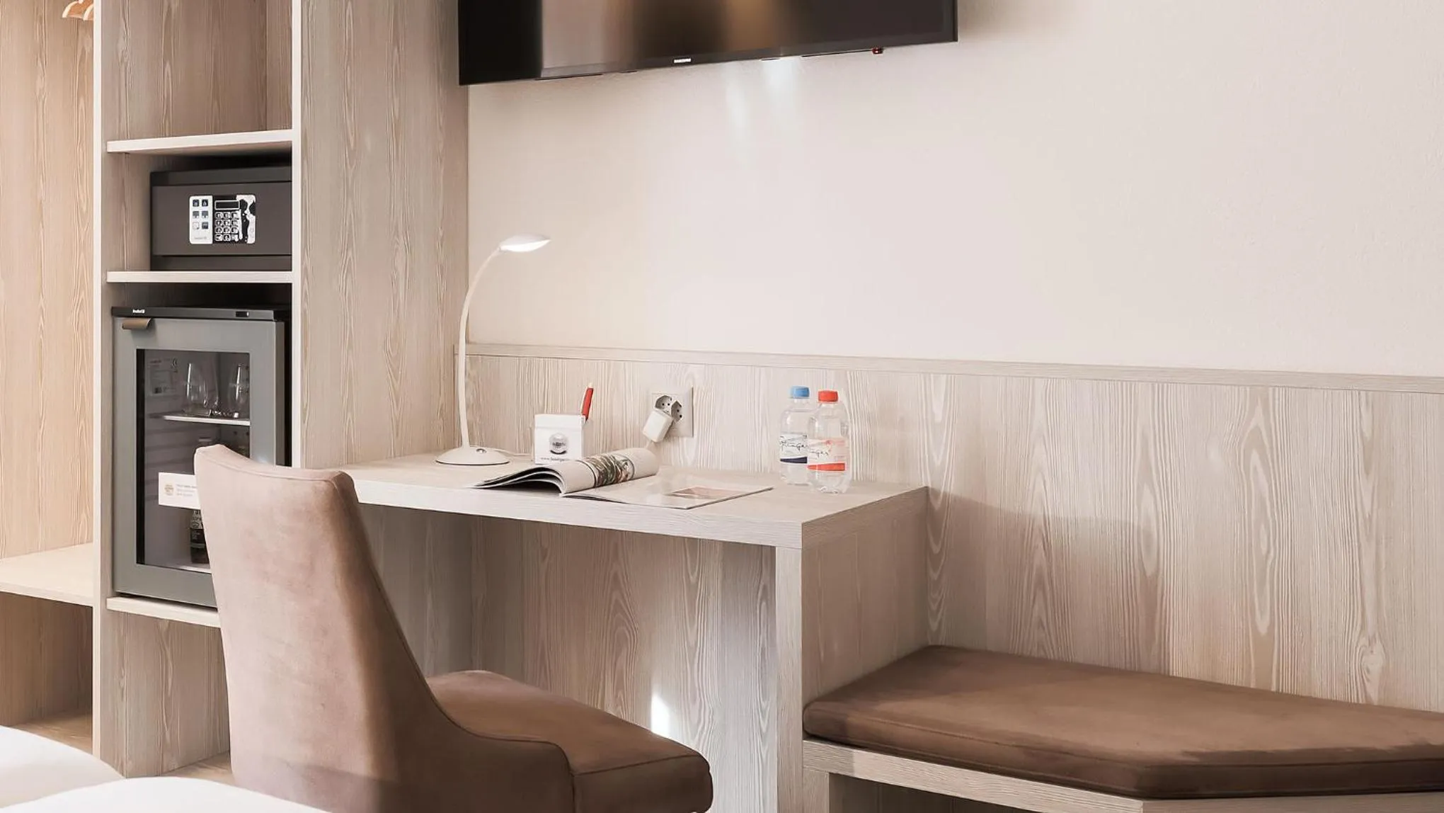 Photo of the whole room in Hotel La Perla