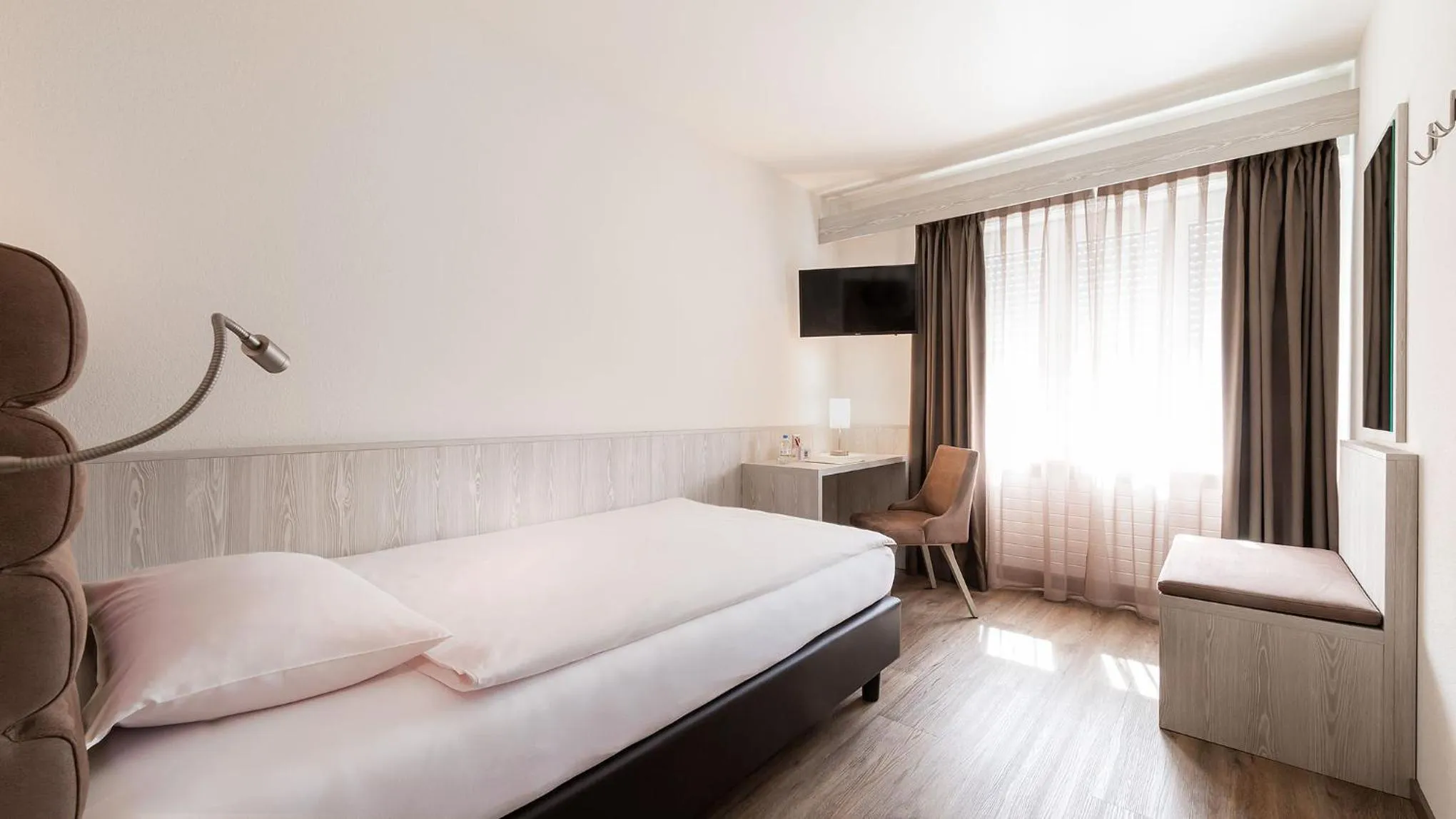 Bed in Hotel La Perla