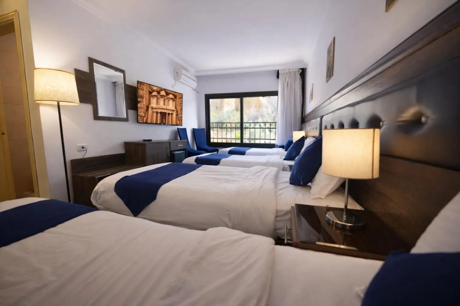 Bed in Corner View Hotel