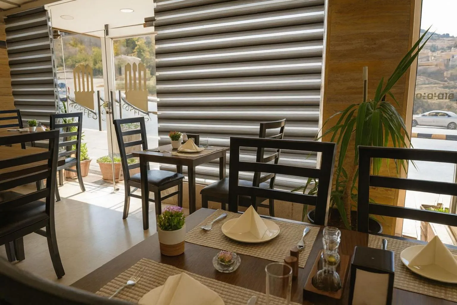 Food and drinks in Corner View Hotel