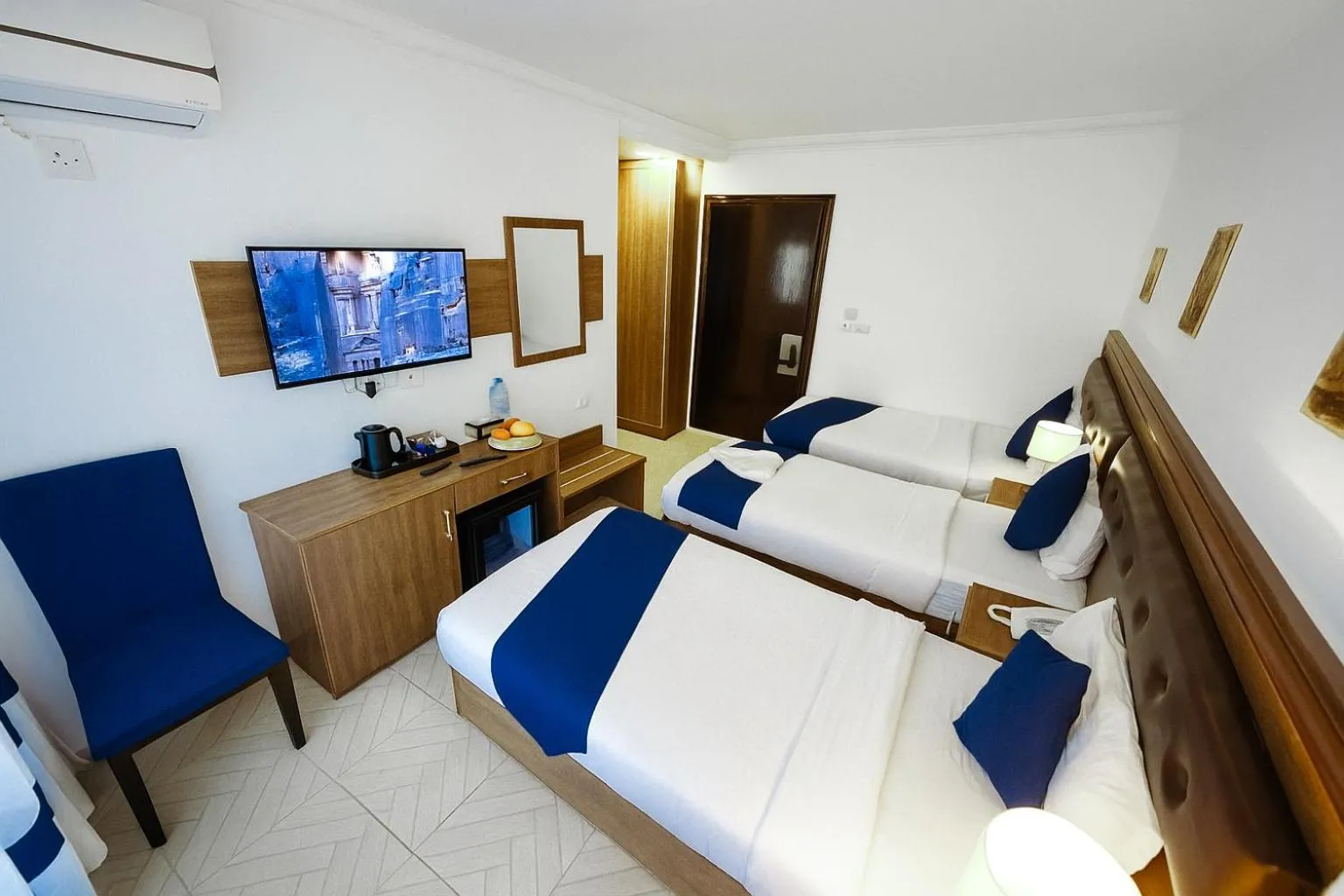 Bed in Corner View Hotel