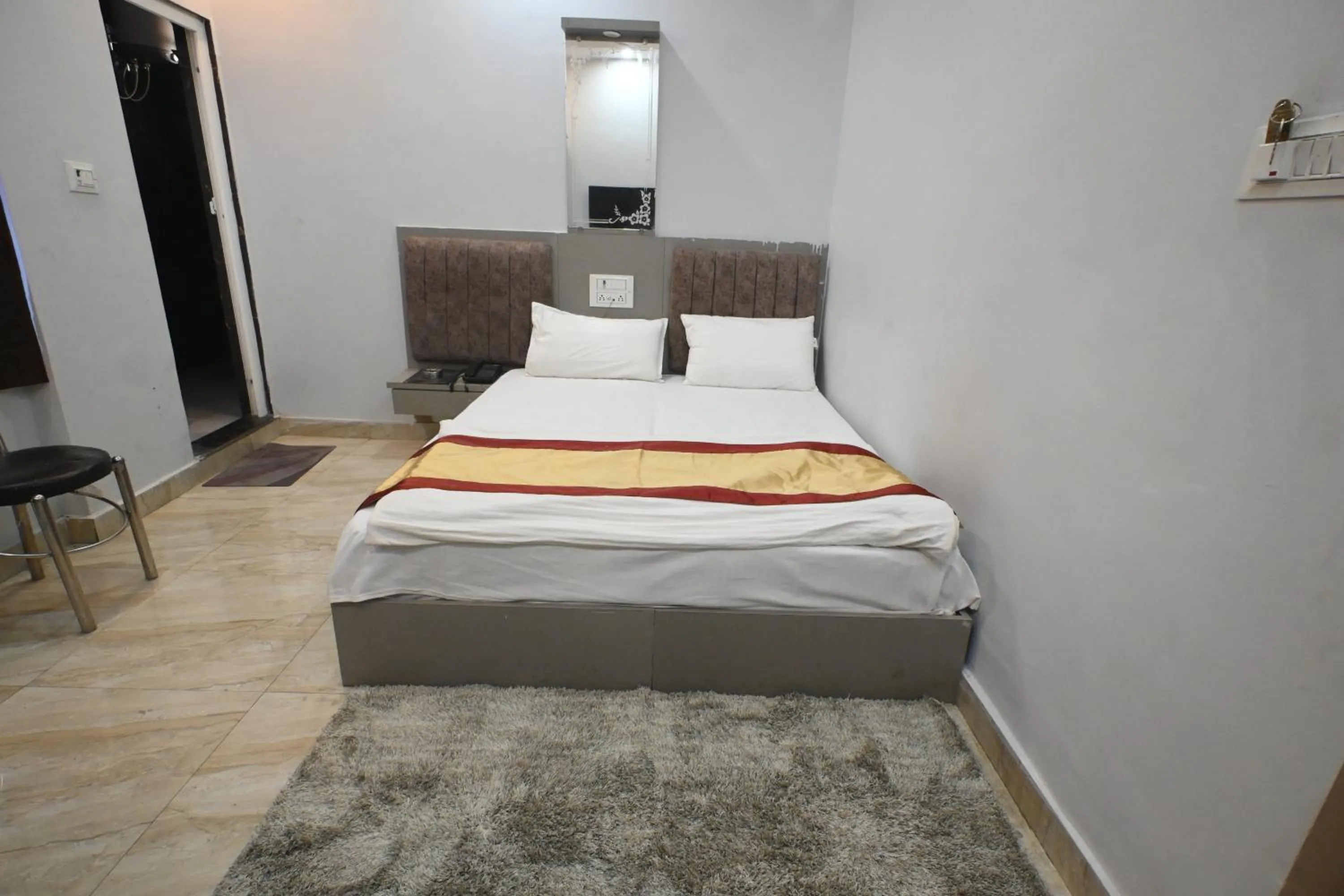 Double Room with Balcony in Sandhya Paying Guest House