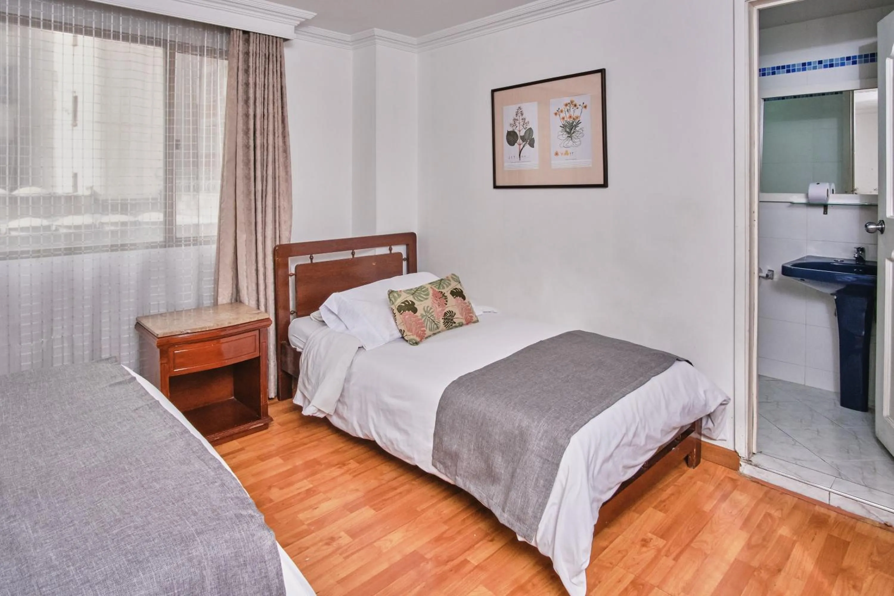 Photo of the whole room, Bed in Hotel Virrey Central