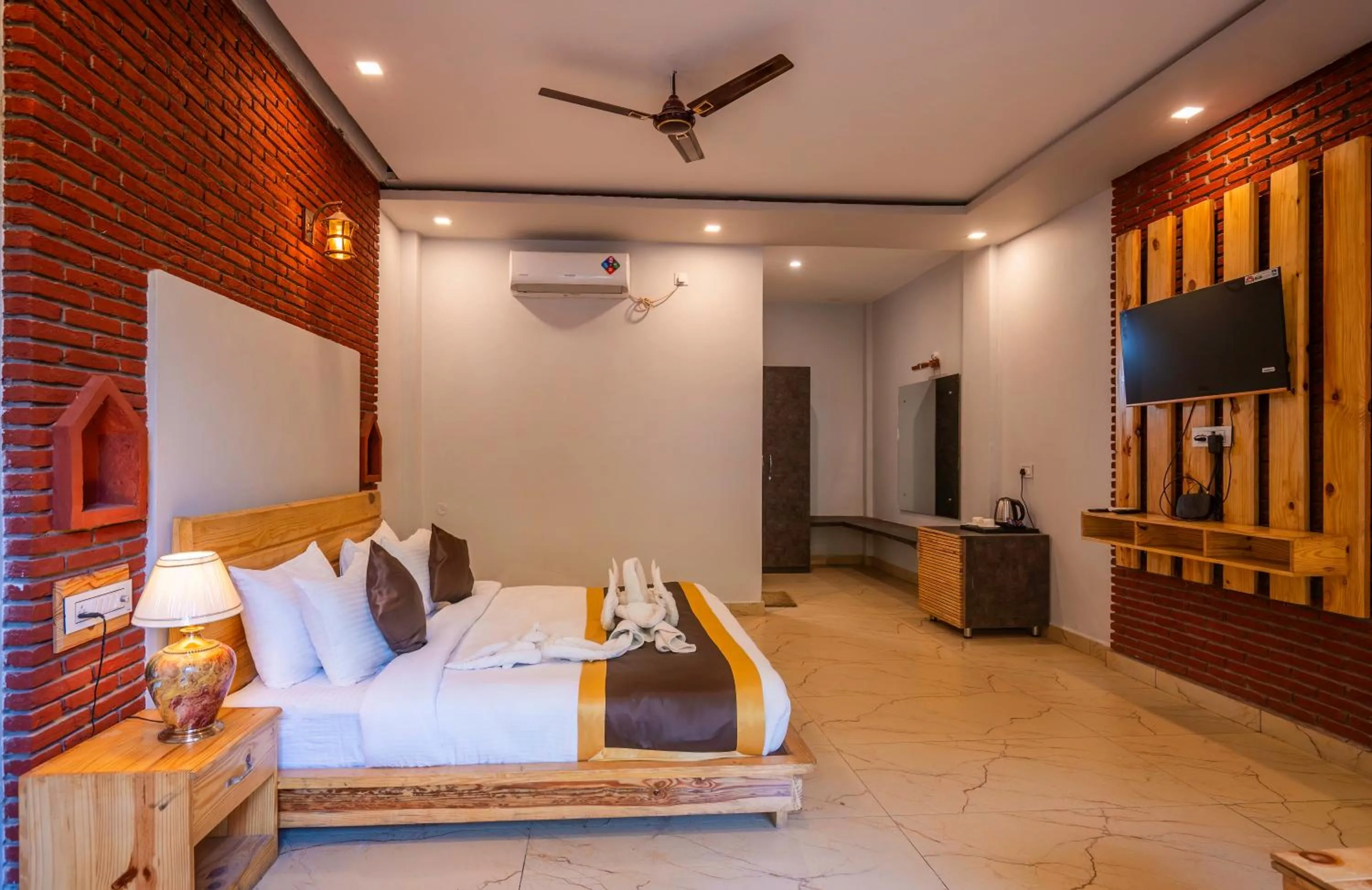 TV and multimedia, Bed in The Forest Resort By 3Tree Group