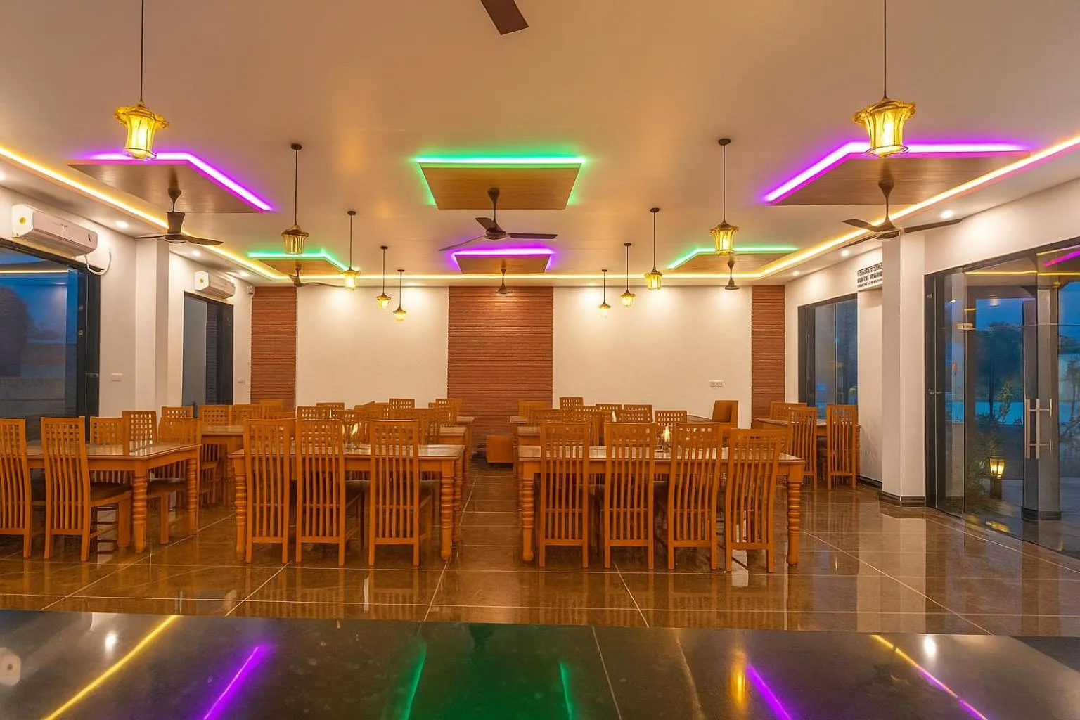 Restaurant/places to eat in The Forest Resort By 3Tree Group