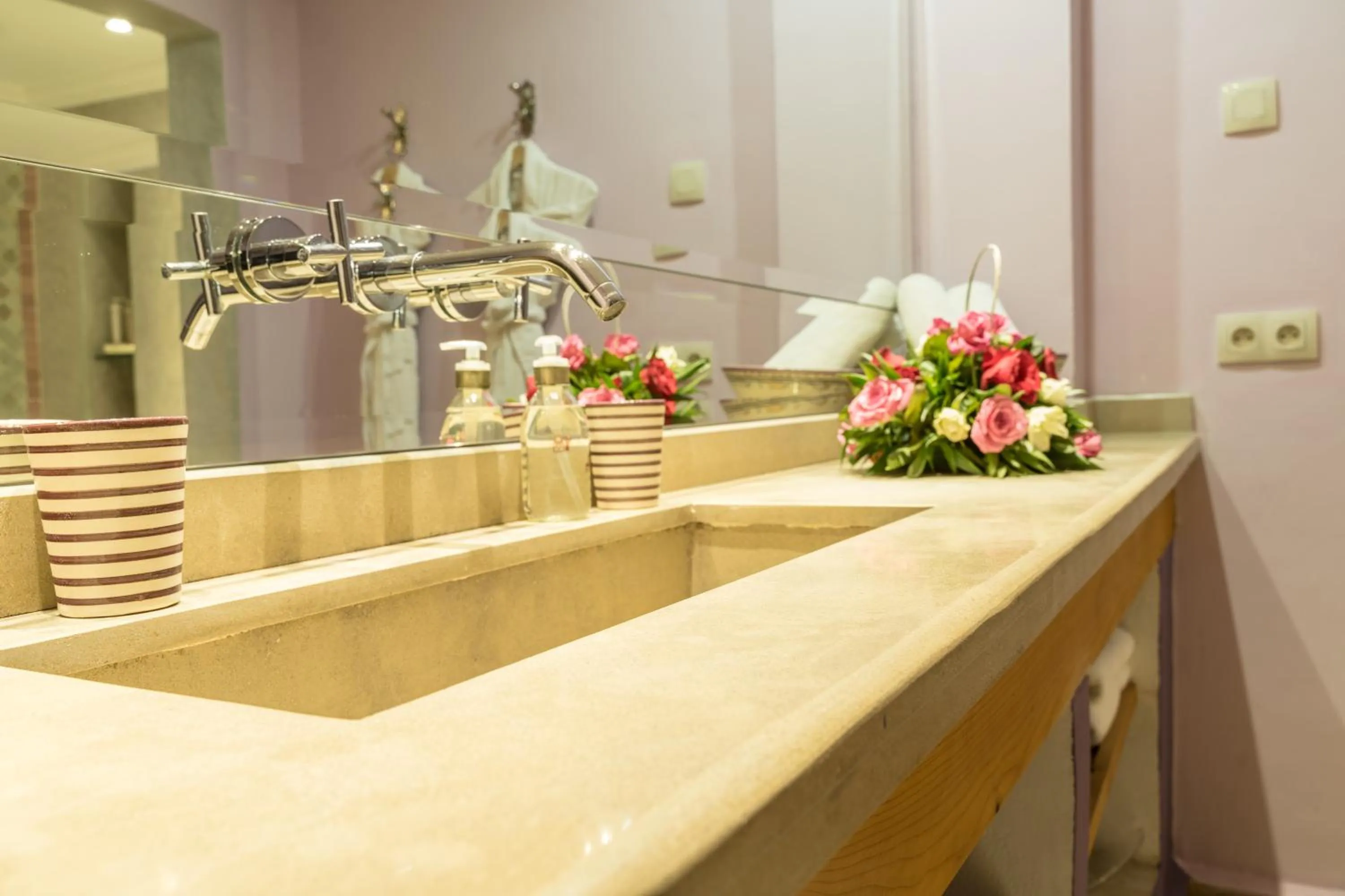 Bathroom in Riad Enchanté