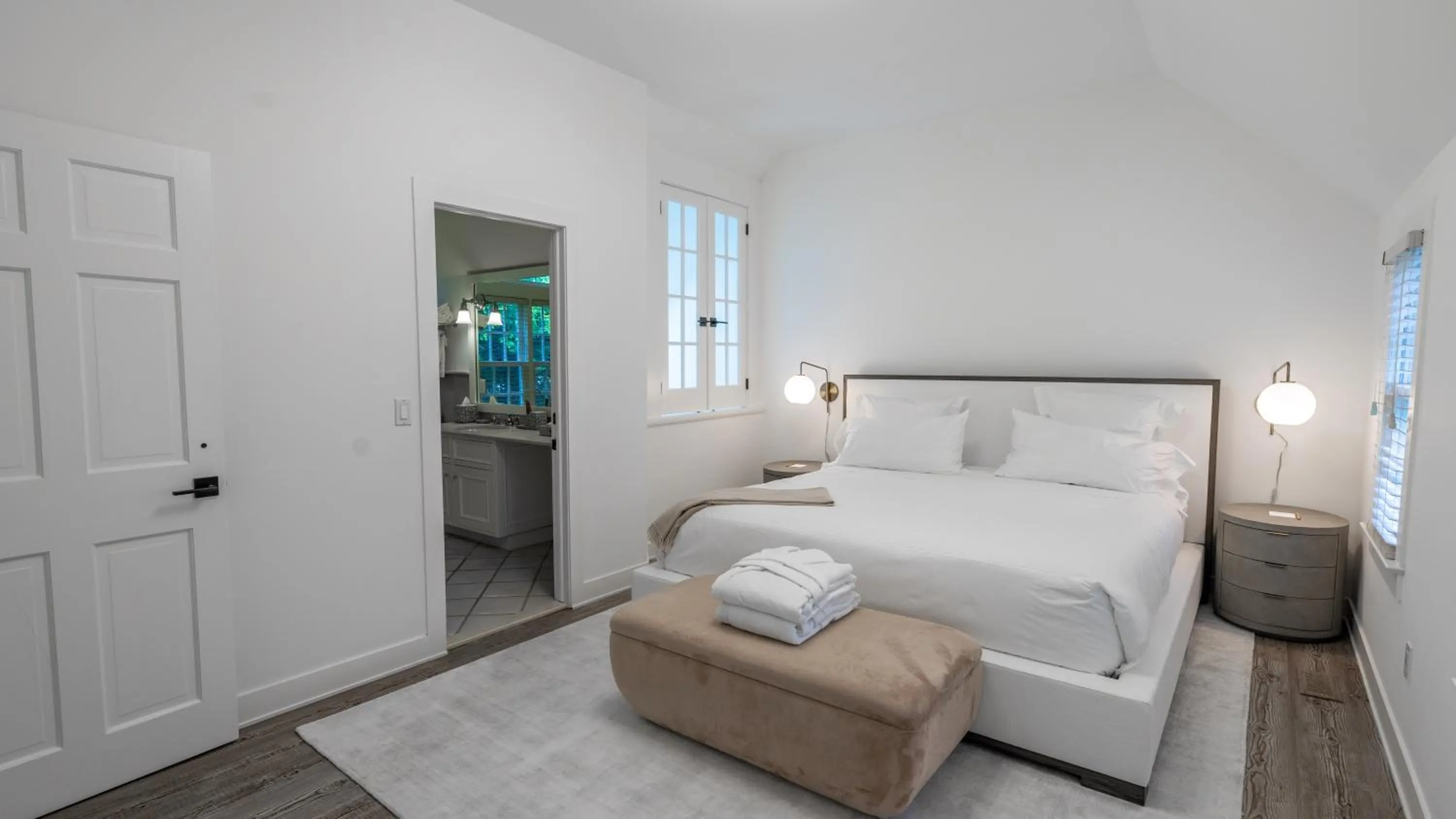 Bed in EHP Resort & Marina