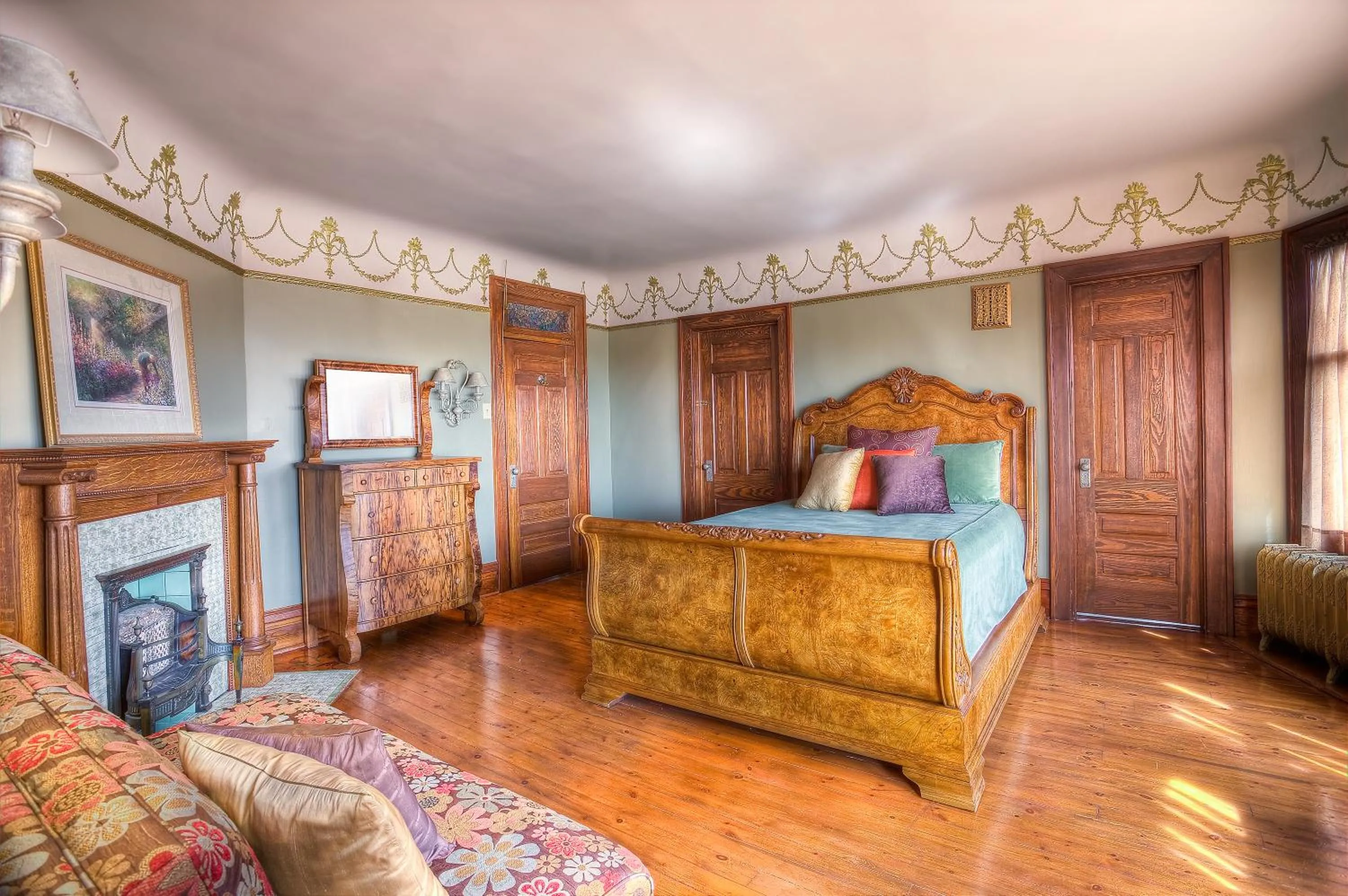 Photo of the whole room, Bed in Market Street Inn
