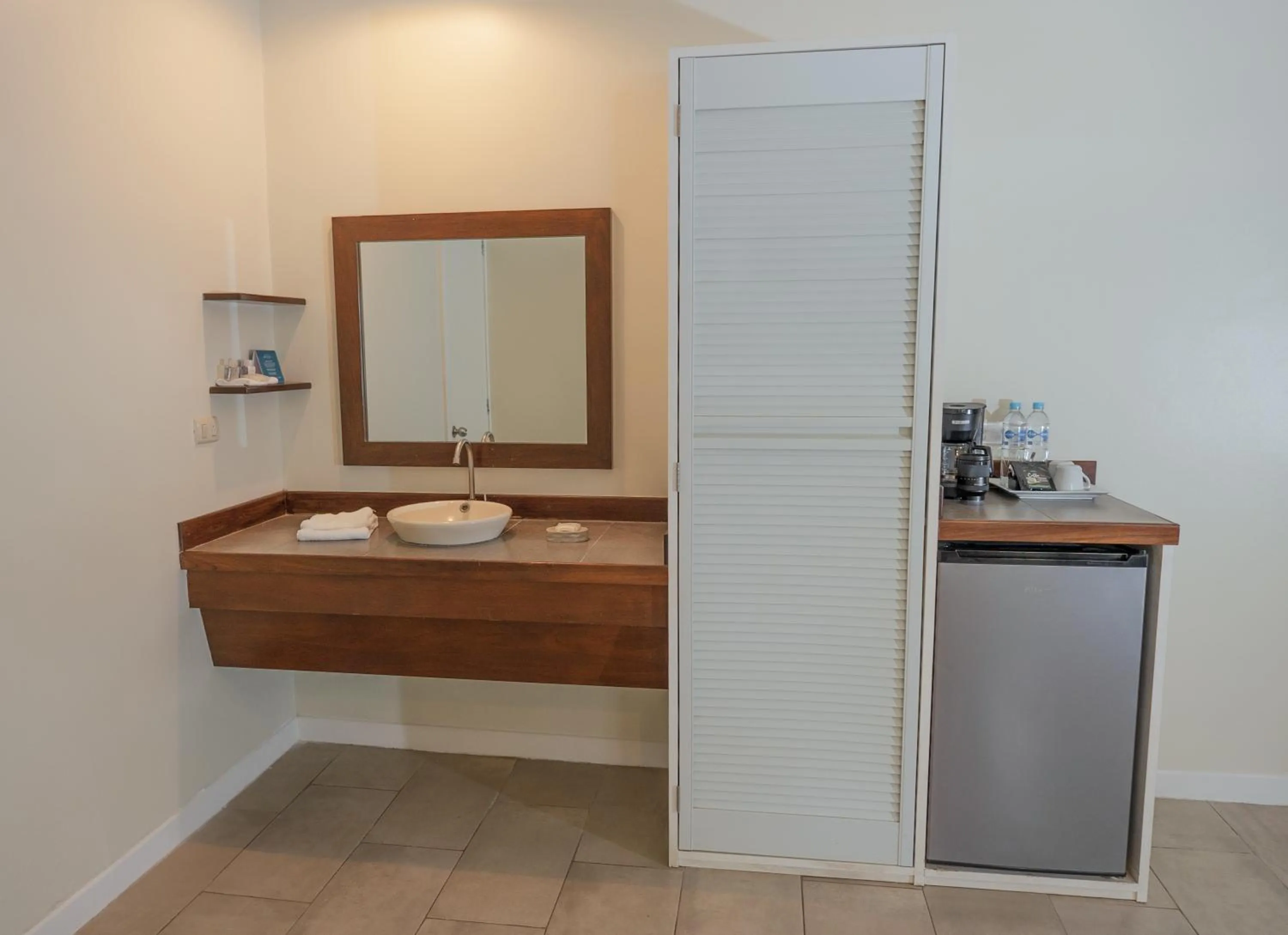 furniture in Hotel Roca Sunzal