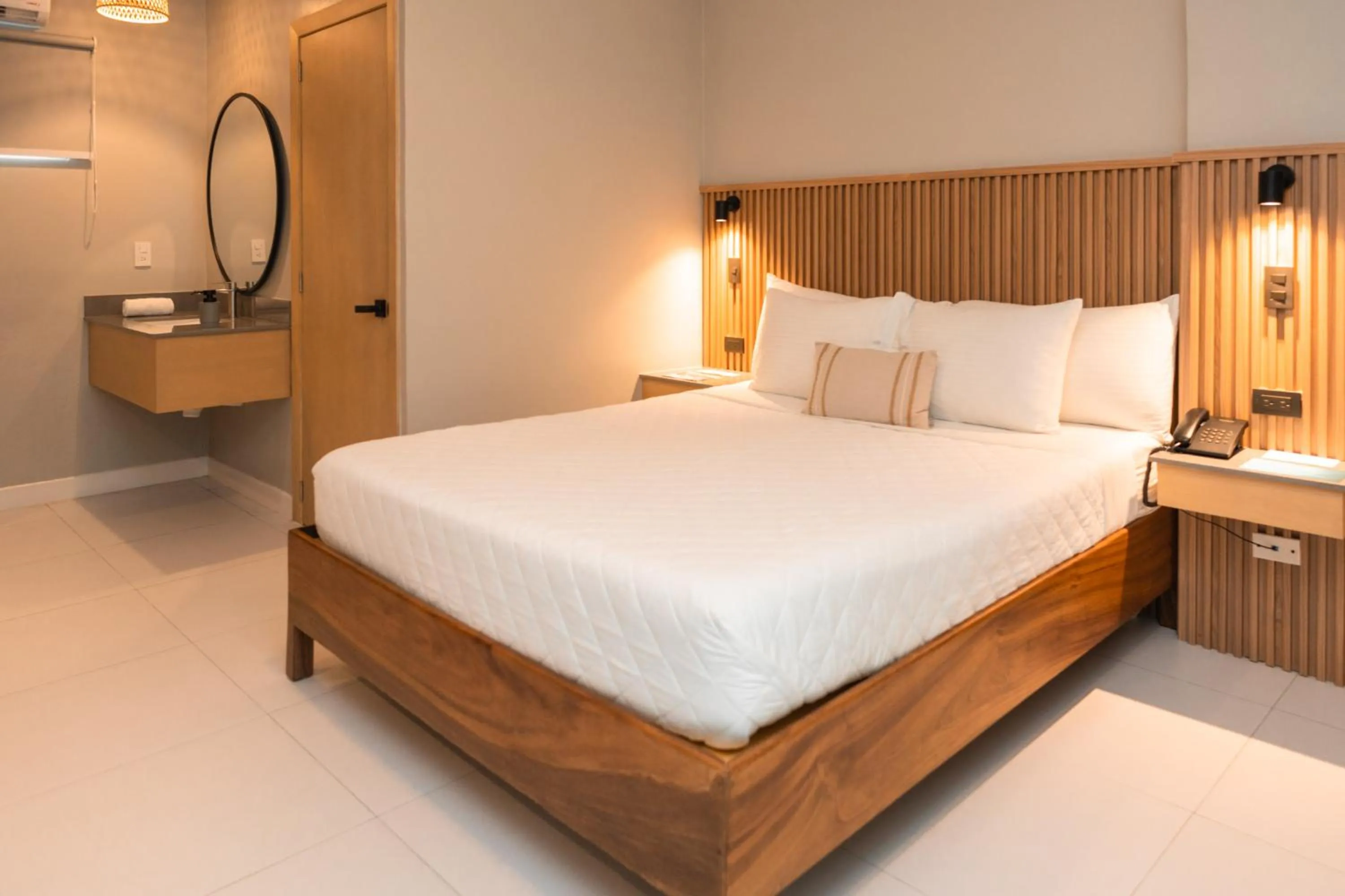 Photo of the whole room, Bed in Hotel Roca Sunzal