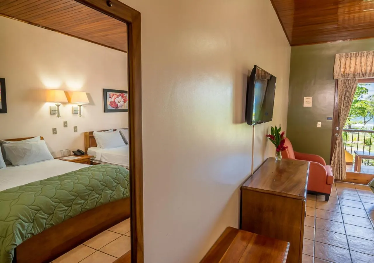 Bedroom, Bed in Hotel Manuel Antonio