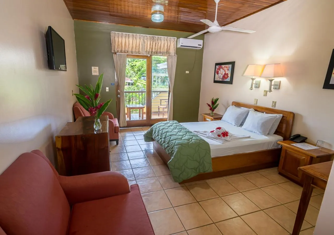Bedroom, Bed in Hotel Manuel Antonio