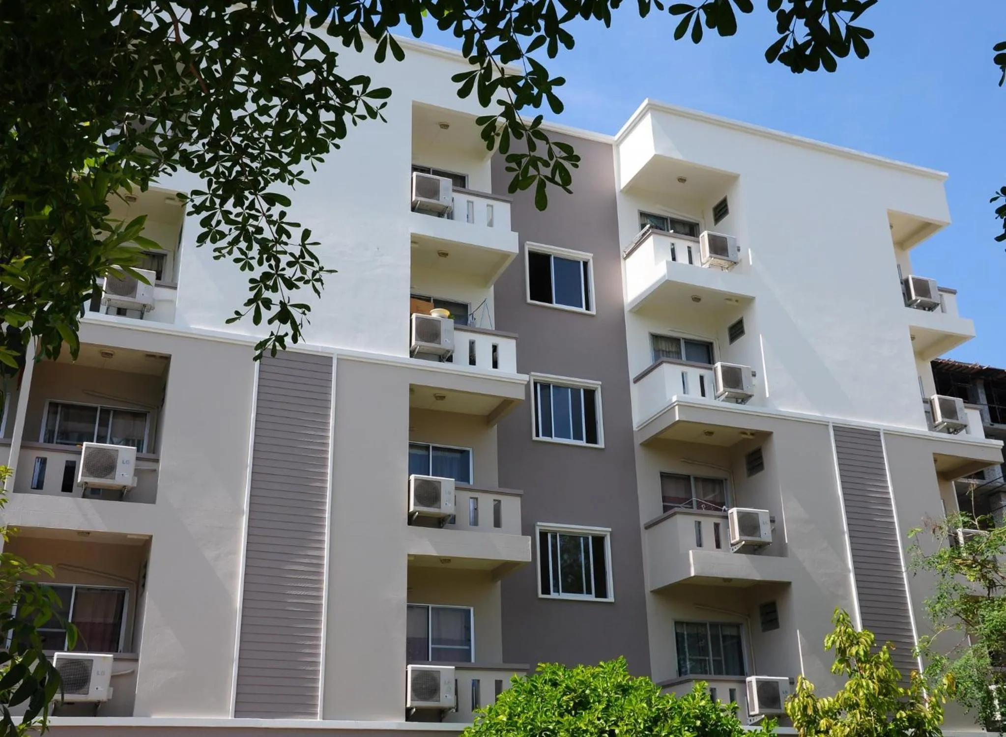 Property building in Thanaree place