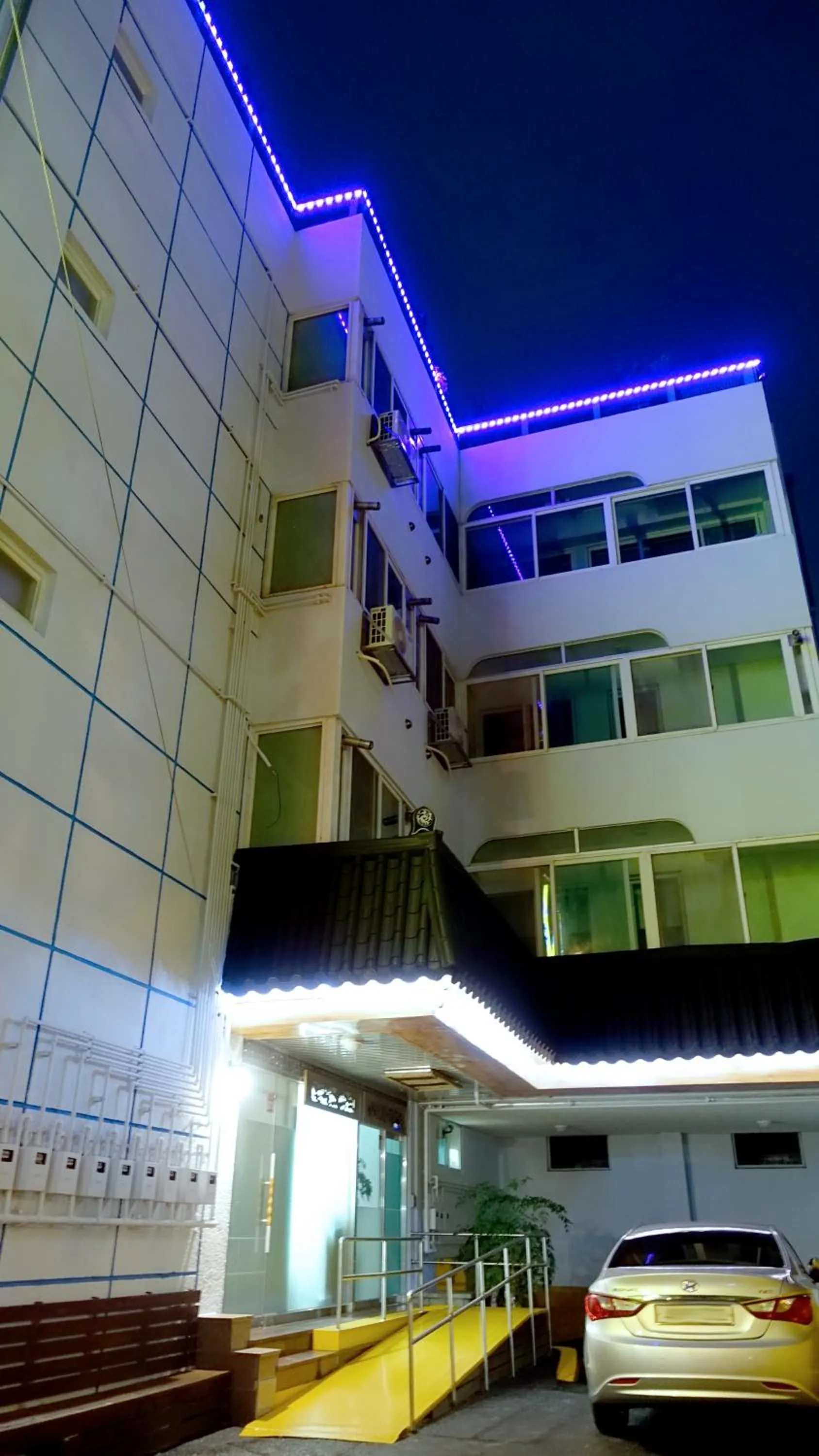 Facade/entrance in Happy Memory