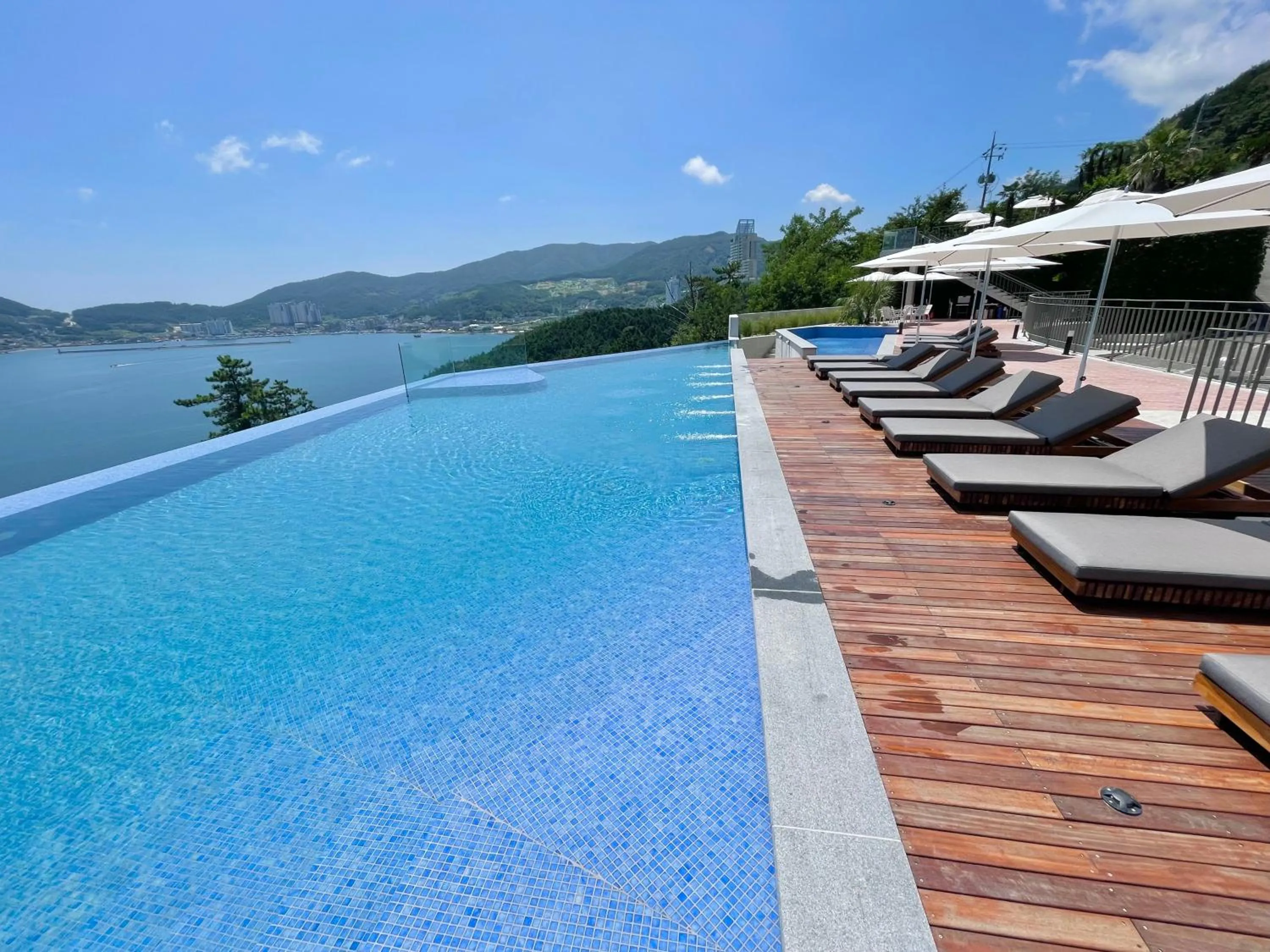 Swimming pool in Hotel SANG SANG & Private SANG SANG POOL VILLA