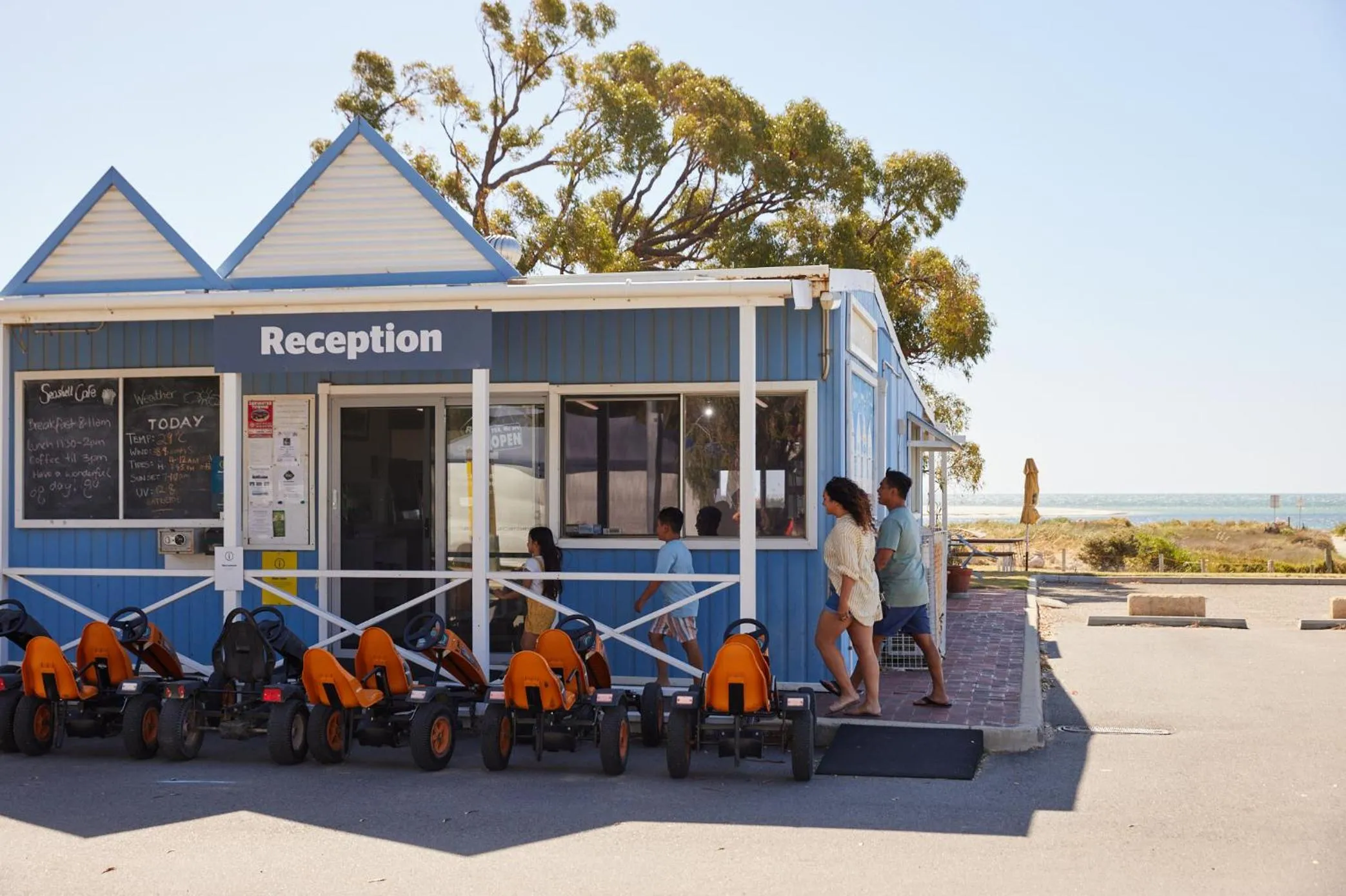 Lobby or reception in RAC Cervantes Holiday Park