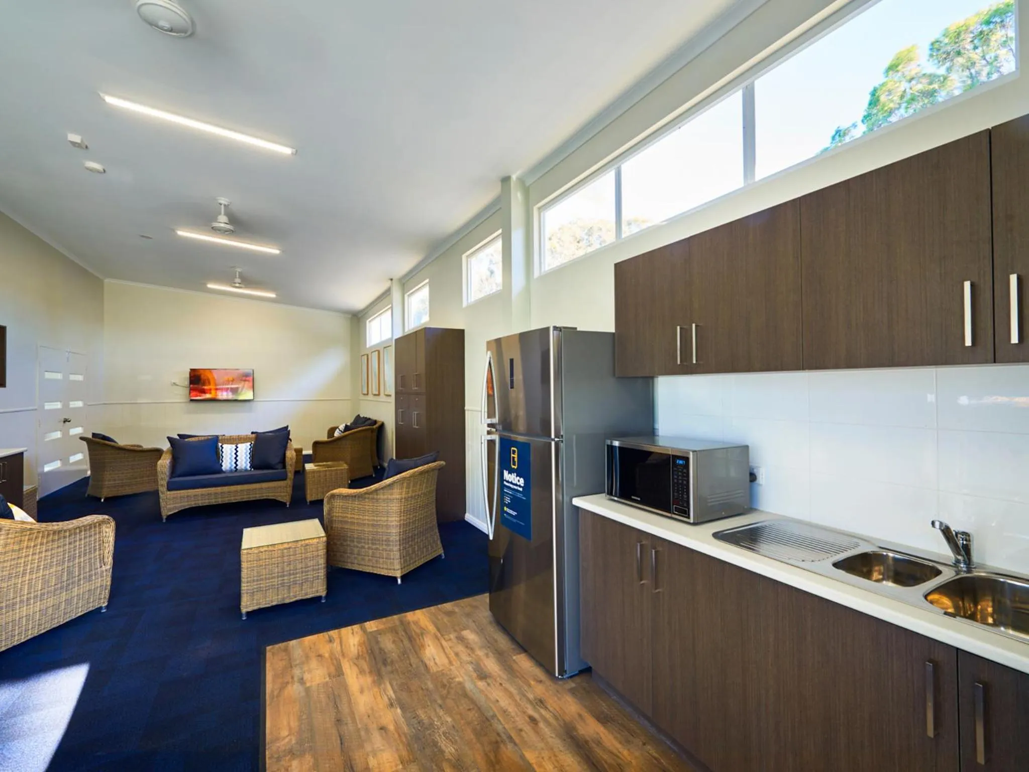 Communal kitchen in RAC Cervantes Holiday Park