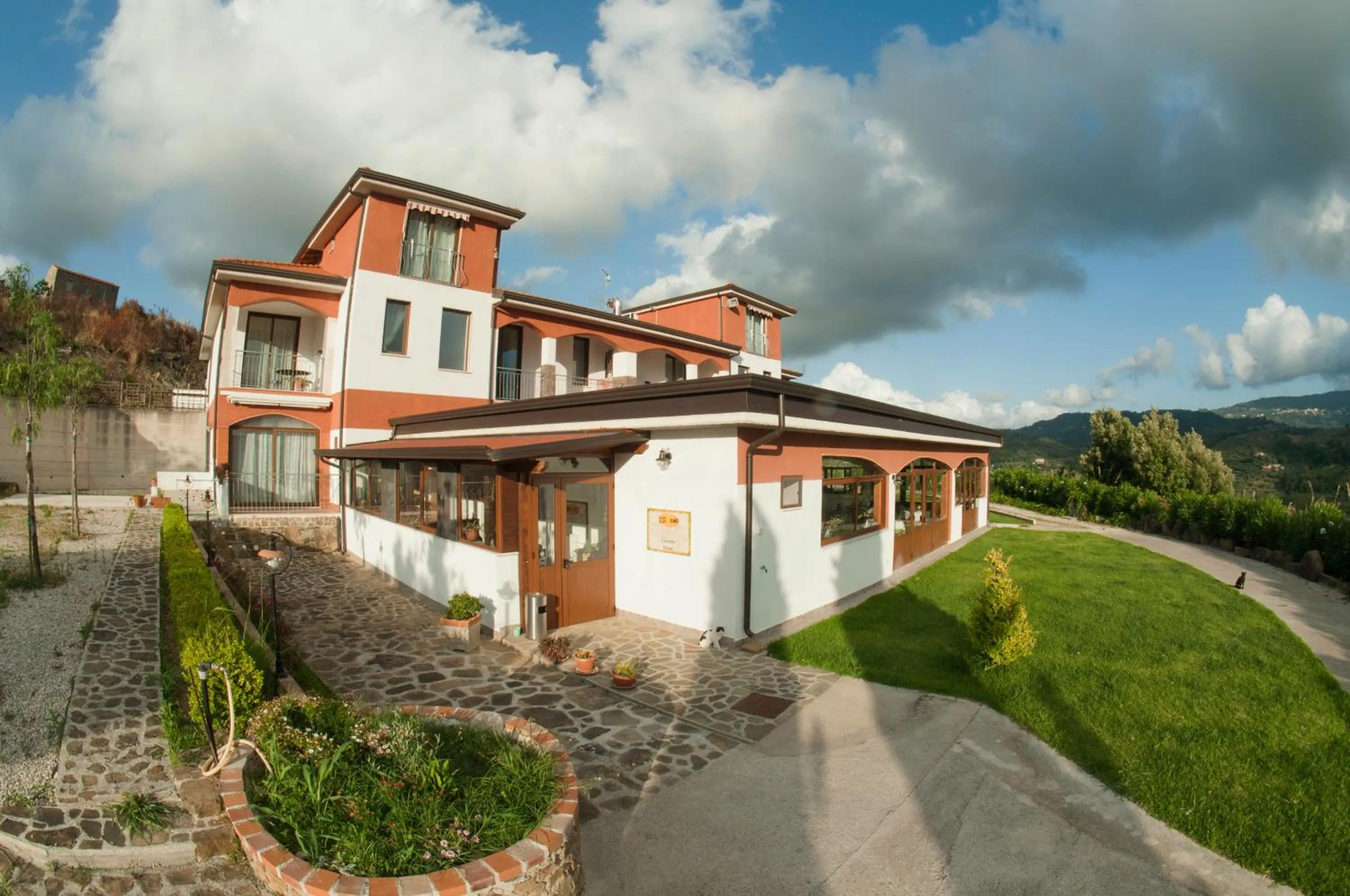 L'Eremo Country House