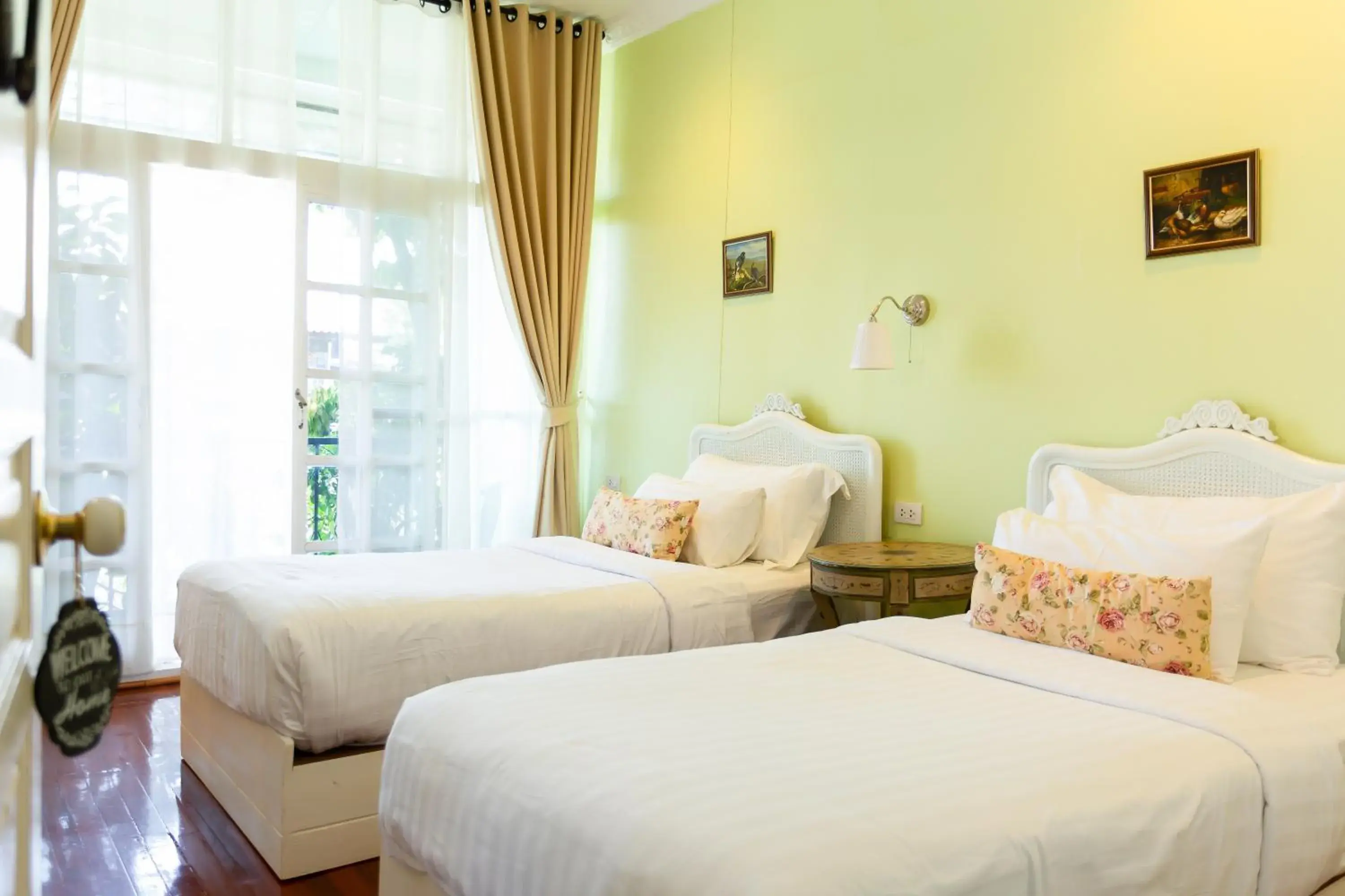 Twin Suite with Balcony in Nai Suan Bed and Breakfast Twin Suite with Balcony in Nai Suan Bed and Breakfast