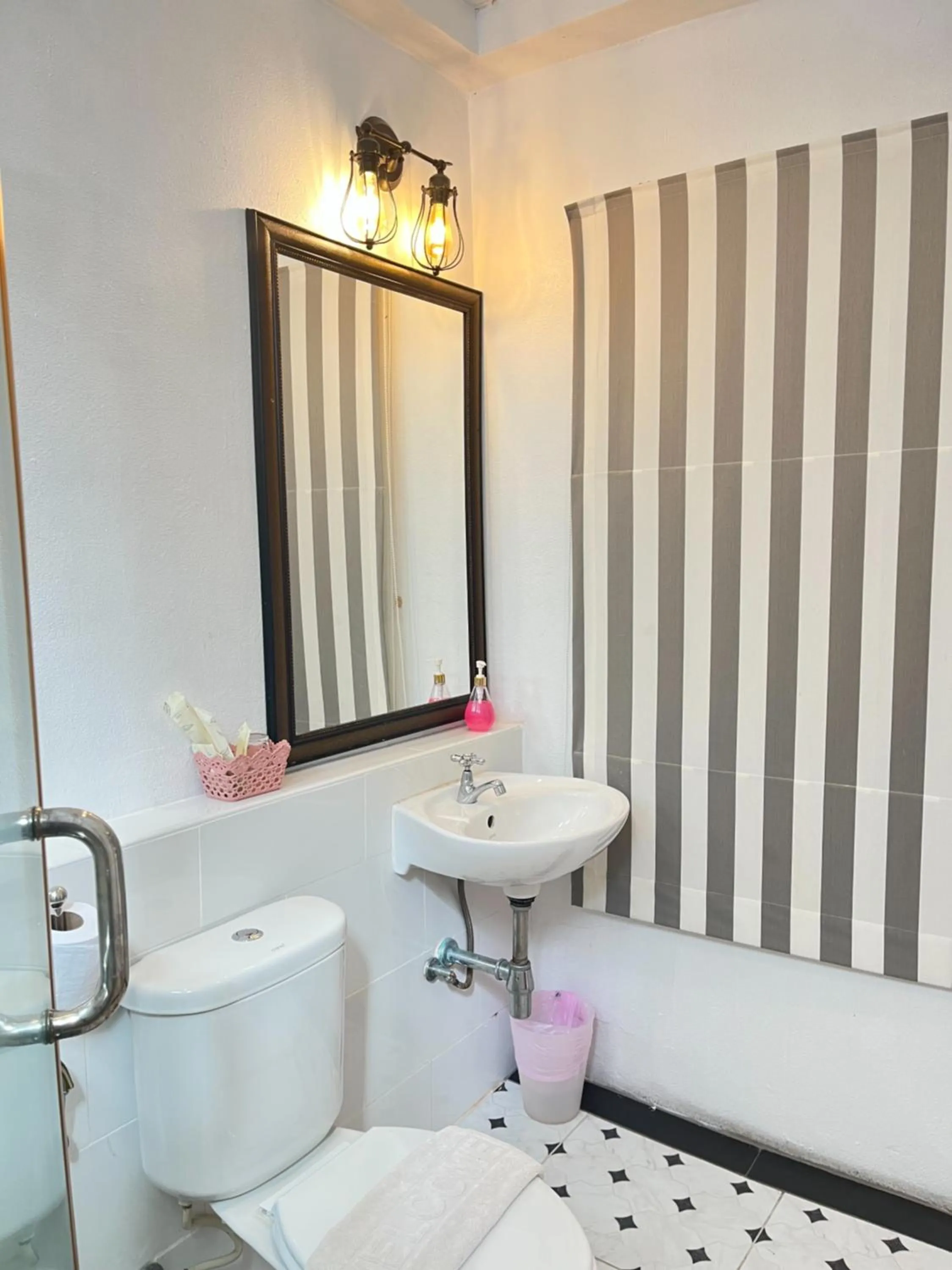 Bathroom in Nai Suan Bed and Breakfast