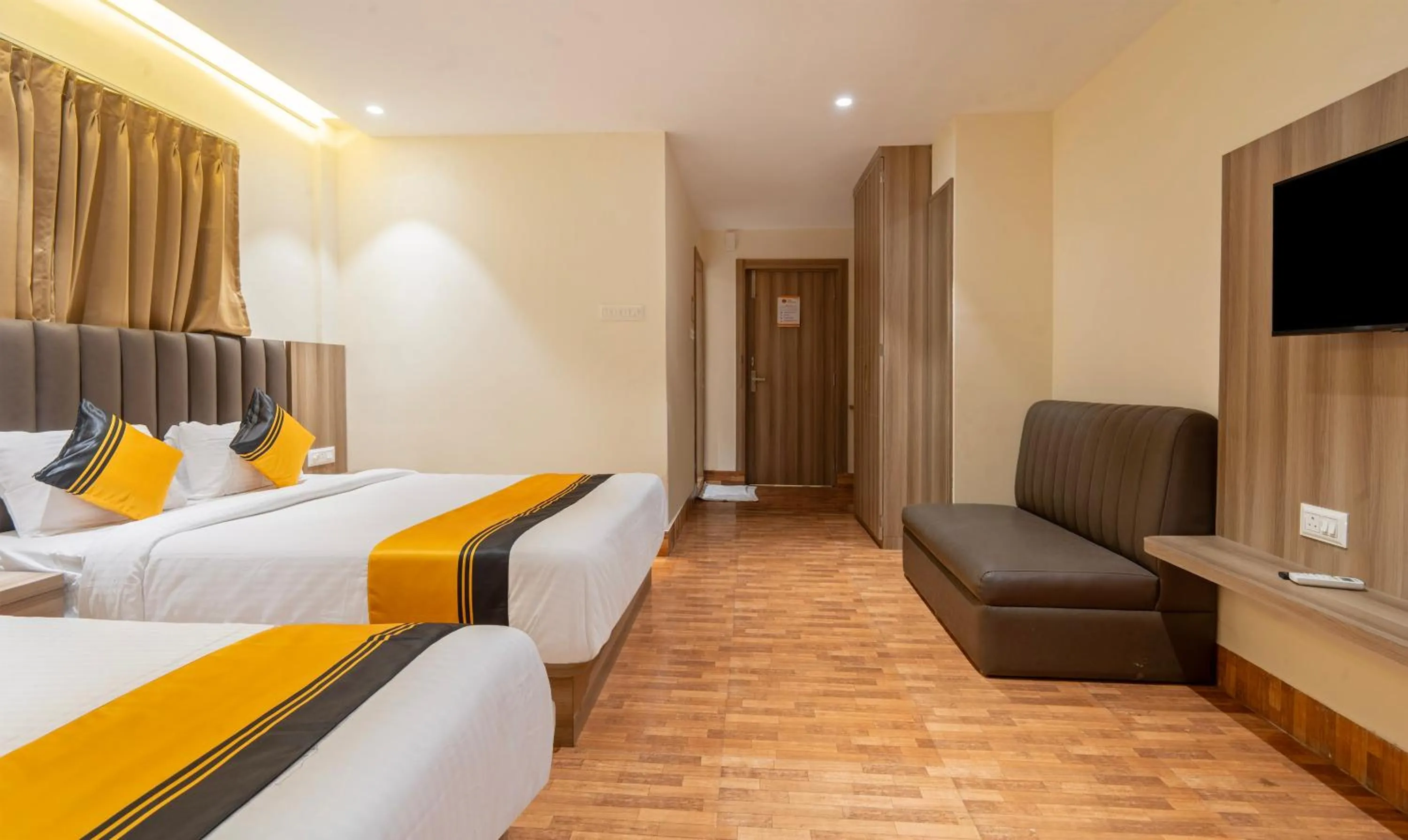 Deluxe Family Room - single occupancy in Itsy Hotels White Castle