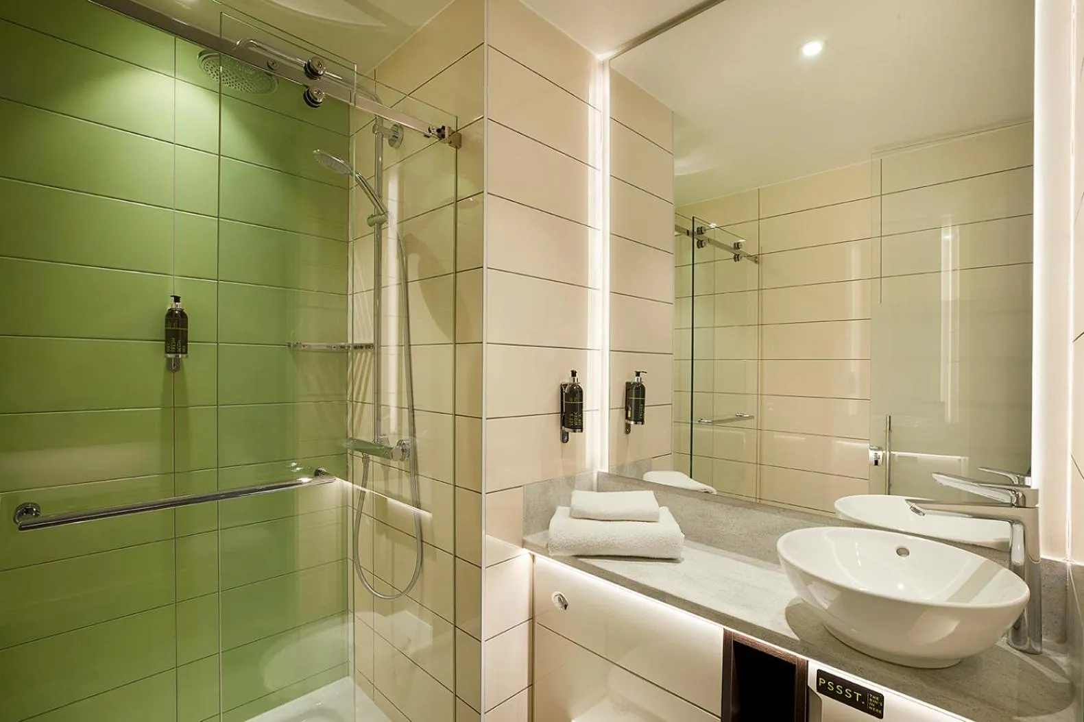 Bathroom in hub London - Goodge Street