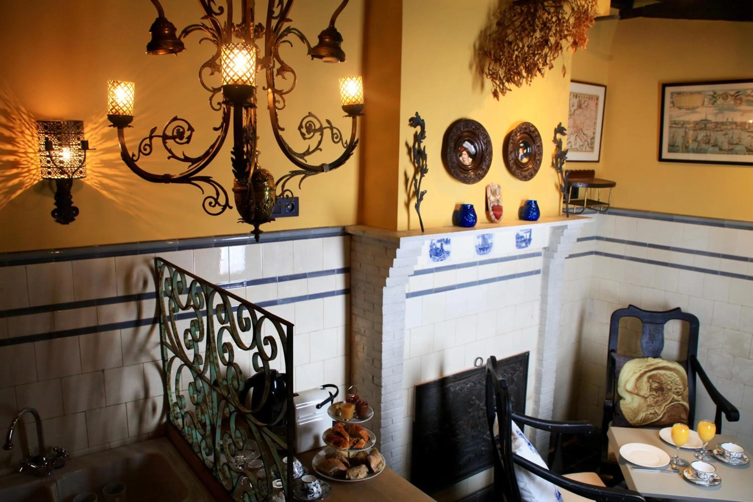 Living room in House Le Prince D'Anvers