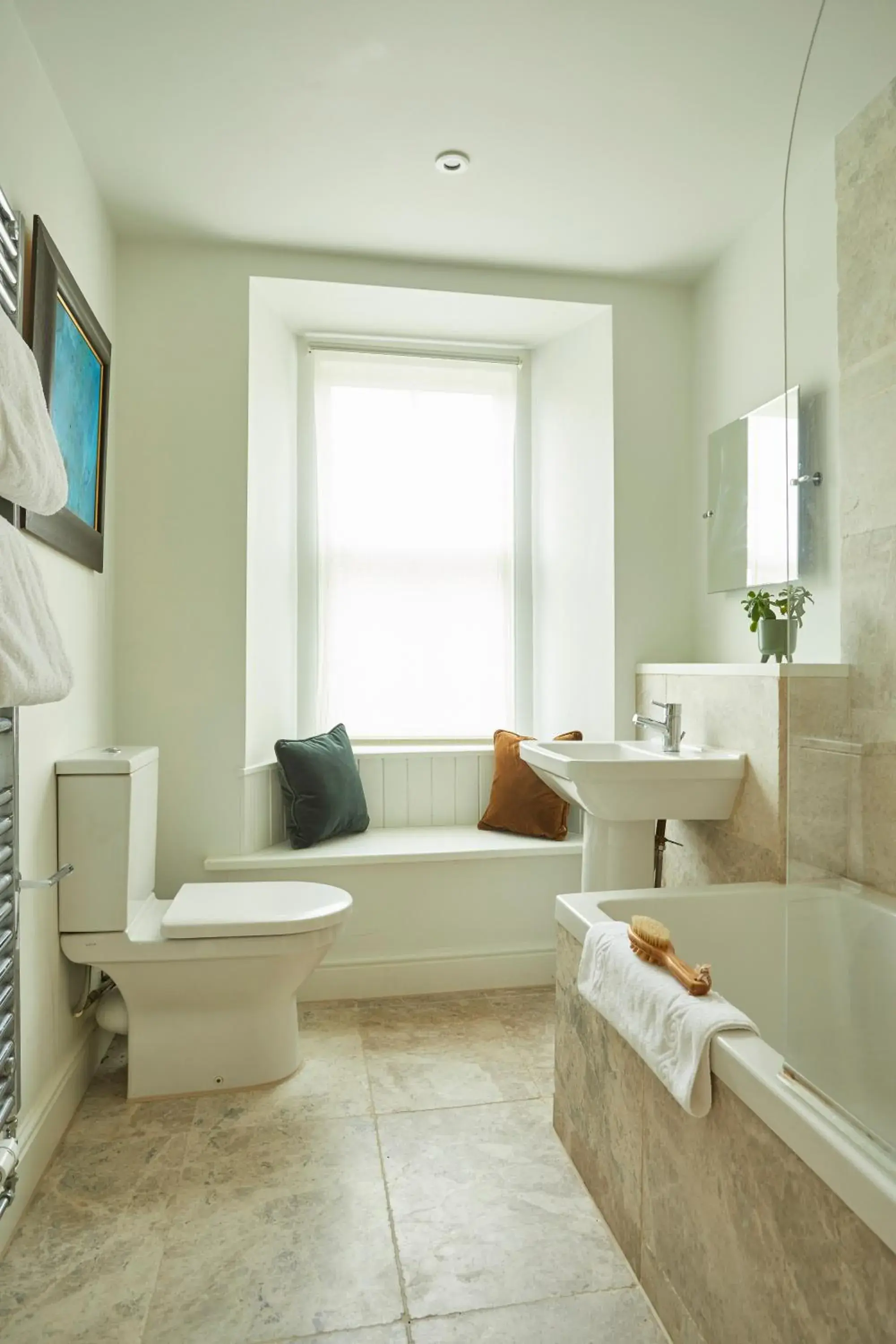 Deluxe King Room with Mountain View in Victorian House Deluxe King Room with Mountain View in Victorian House