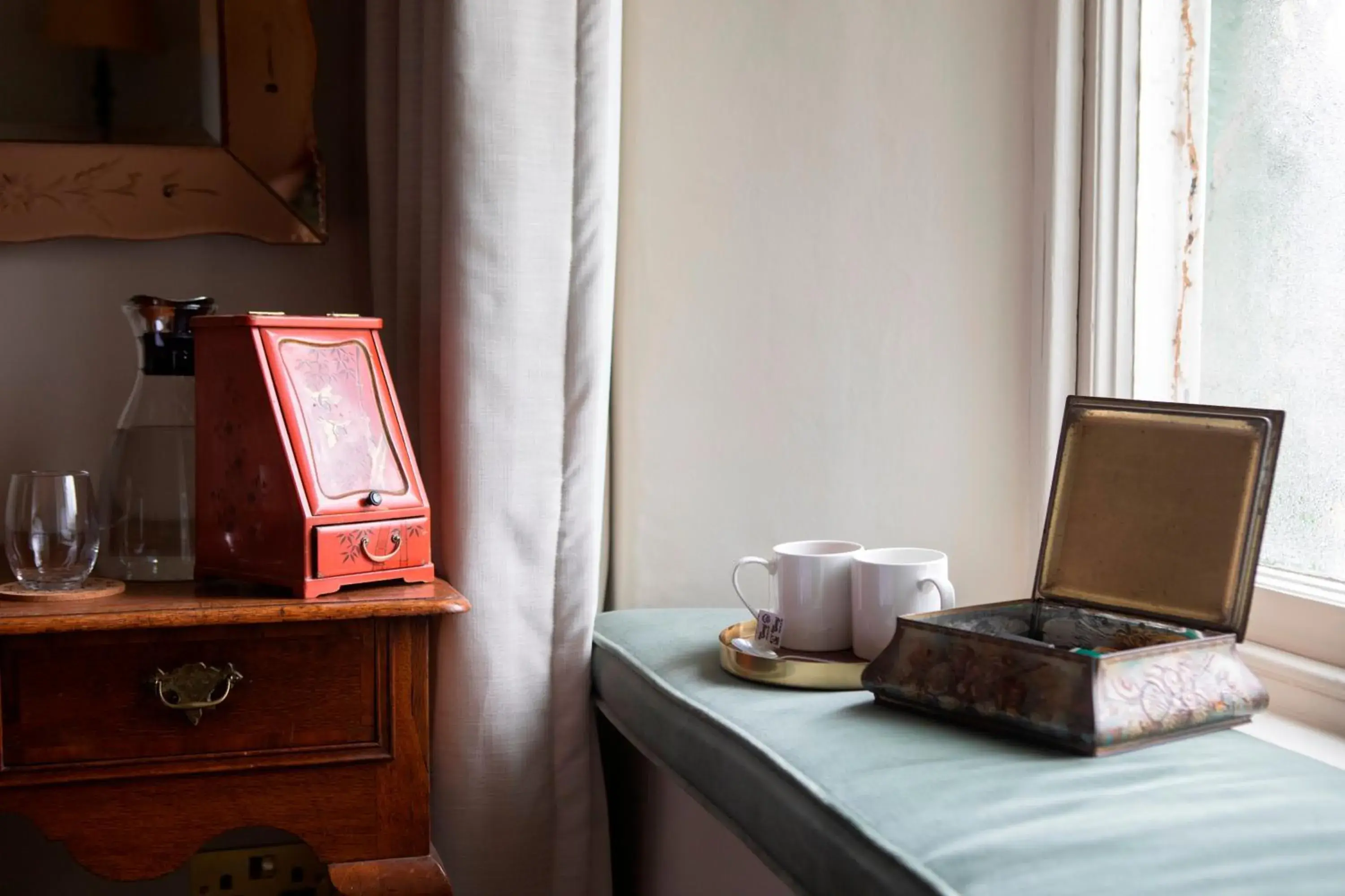 Comfortable Twin Room in Victorian House Comfortable Twin Room in Victorian House