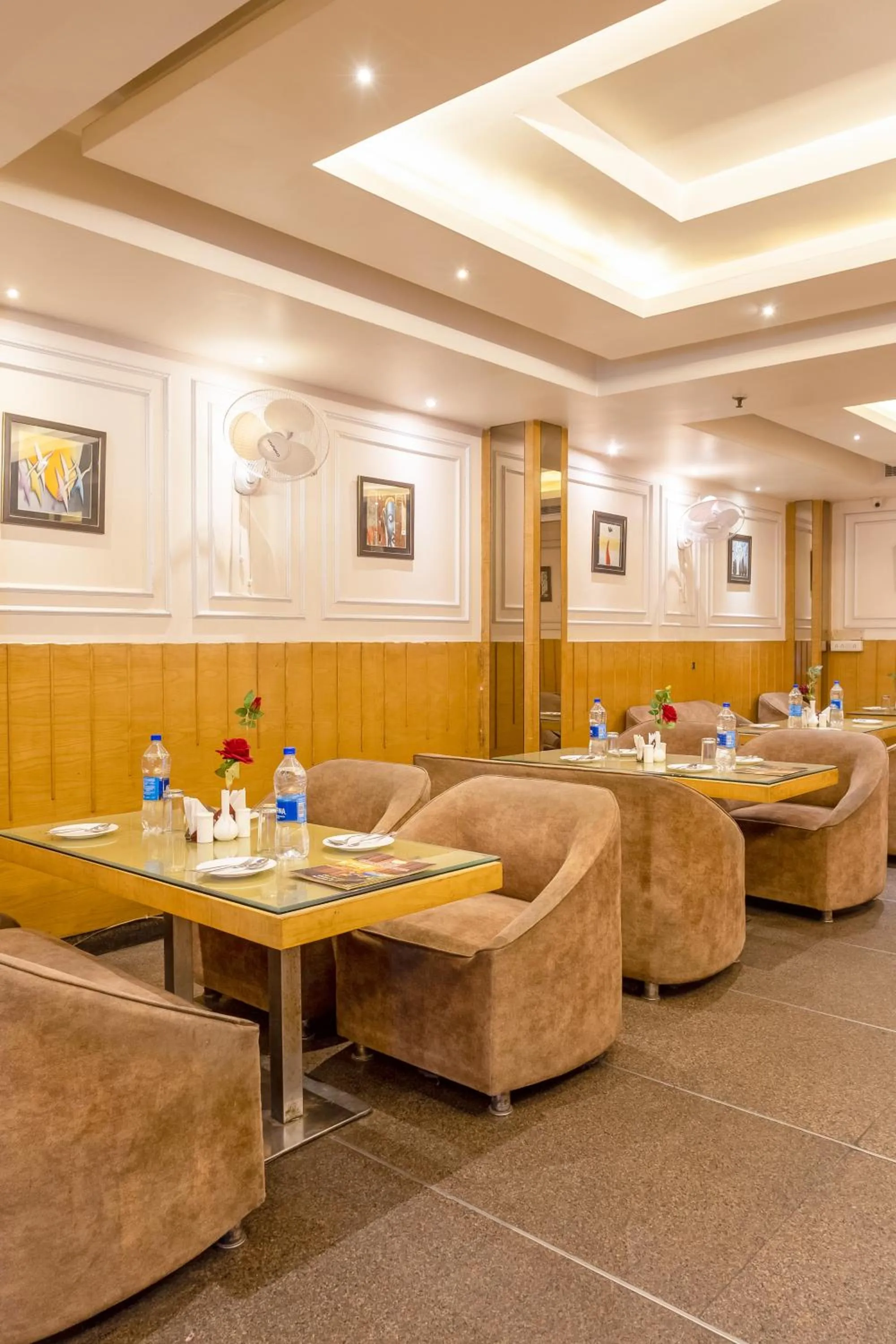 Restaurant/places to eat in Aman Continental With Restaurant - 5Mins from Connaught Place ,Railway Station & Metro