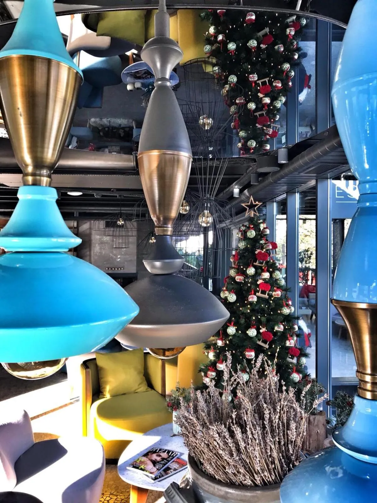 Seating area in Eskiceshme Bodrum Marina