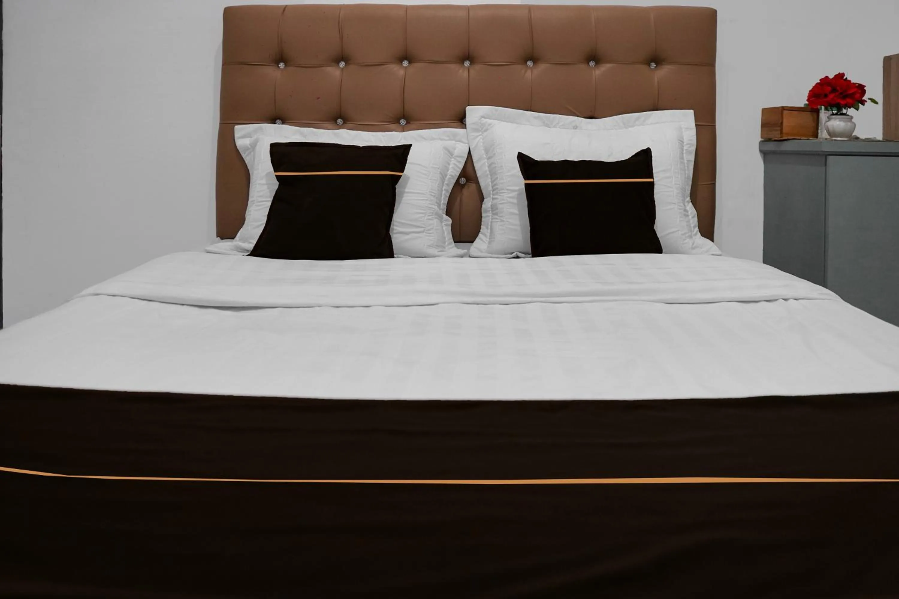 Bedroom, Bed in Collection O near Universitas Negeri Padang formerly Hotel Amra