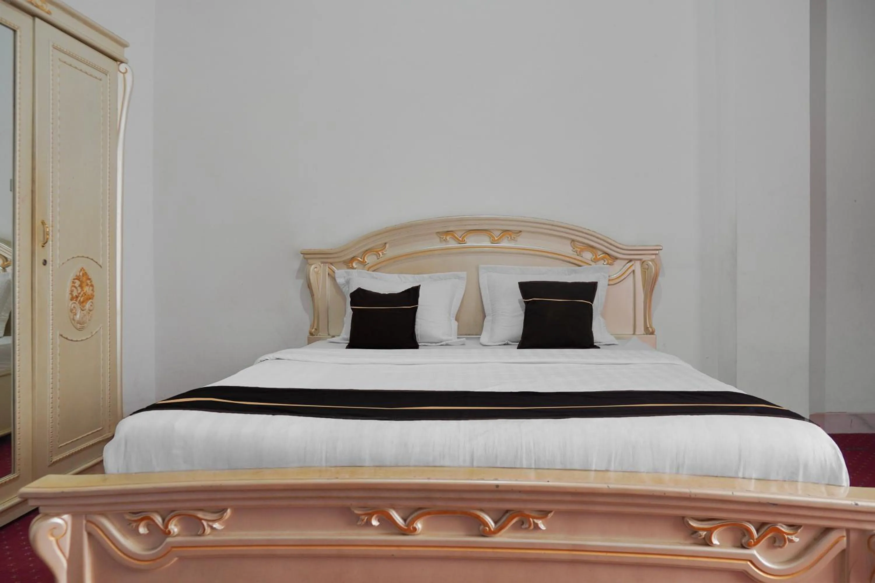 Bedroom, Bed in Collection O near Universitas Negeri Padang formerly Hotel Amra