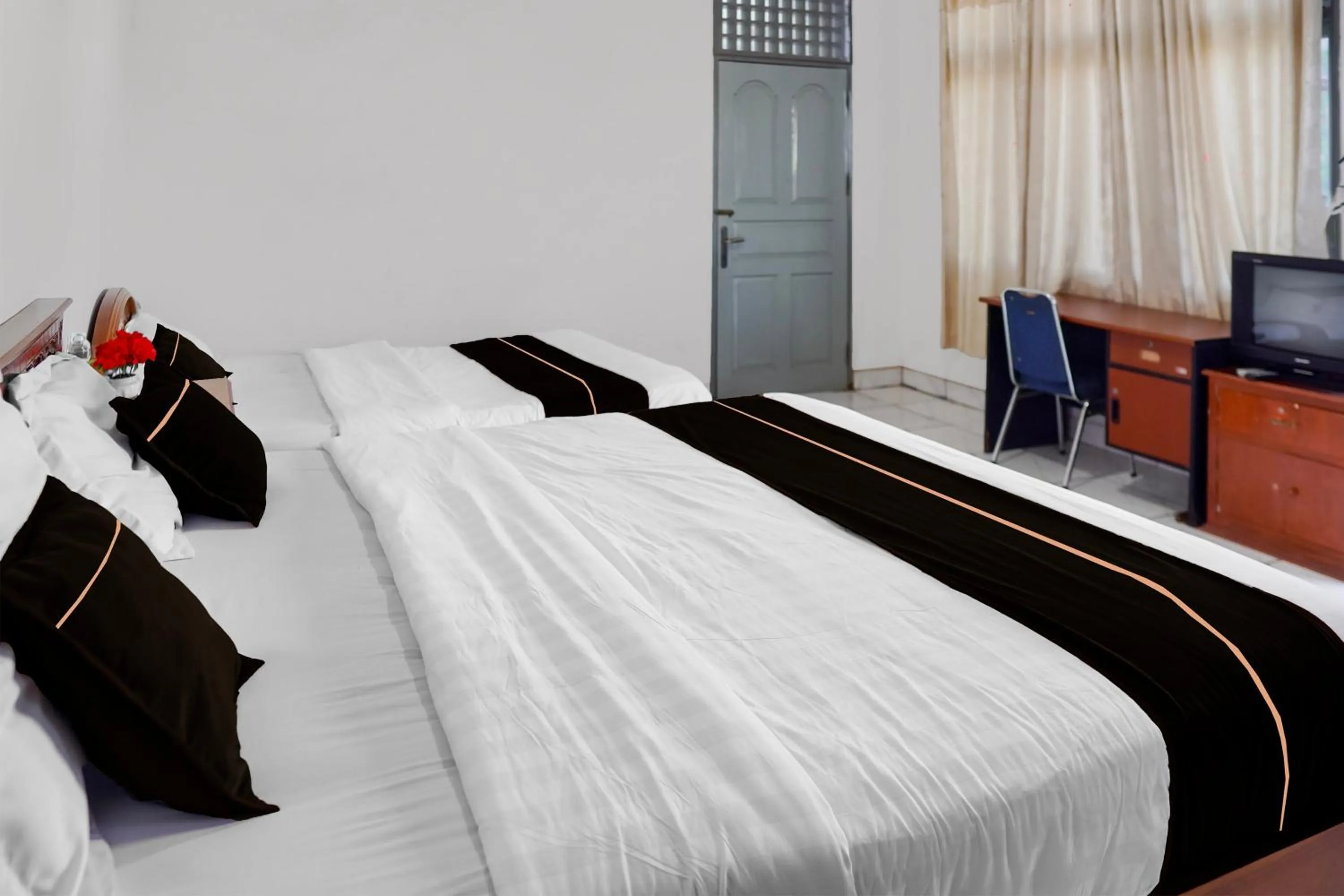 Standard Double Room in Collection O near Universitas Negeri Padang formerly Hotel Amra