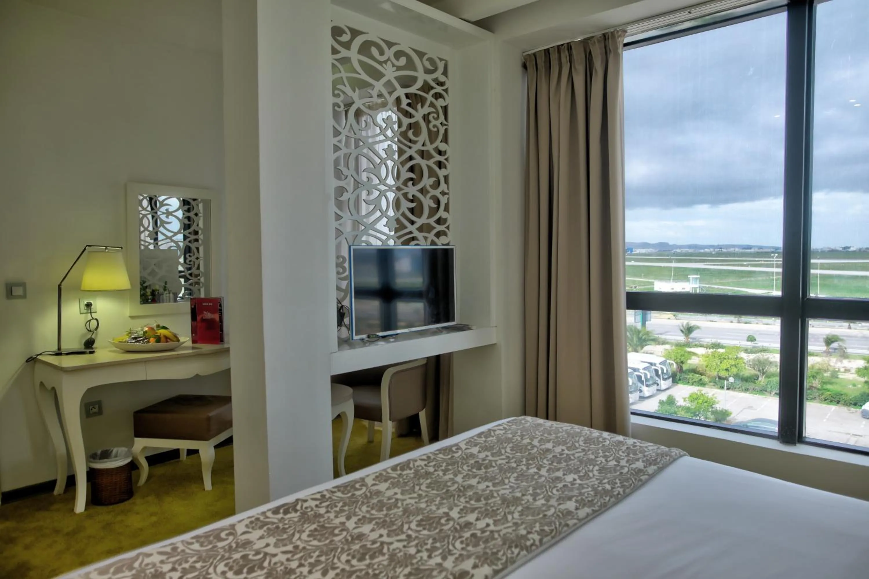 View (from property/room), Bed in Hotel Lac Leman, LES BERGES DU LAC