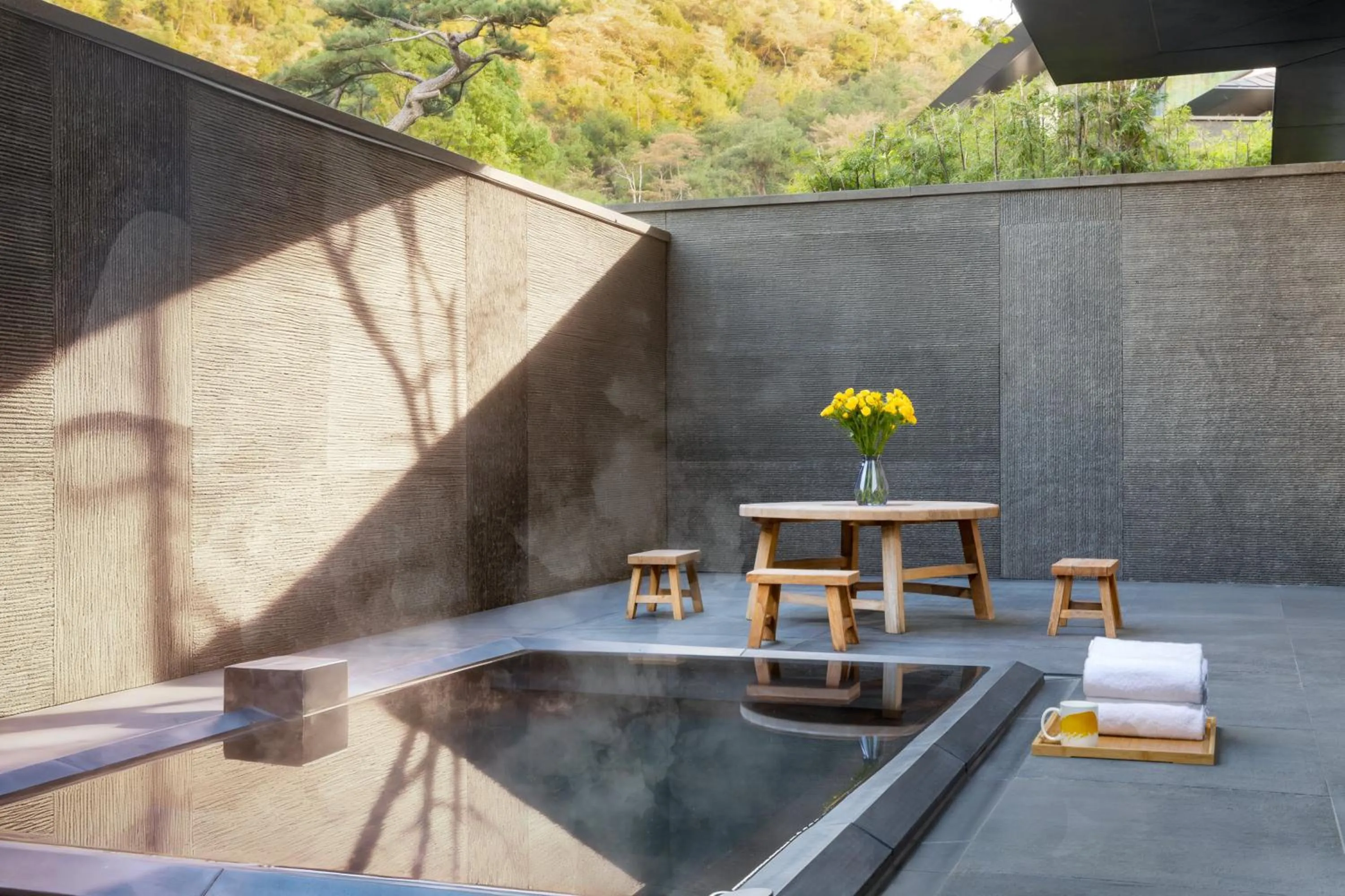 Photo of the whole room in voco Ningbo Dongqian Lake by IHG