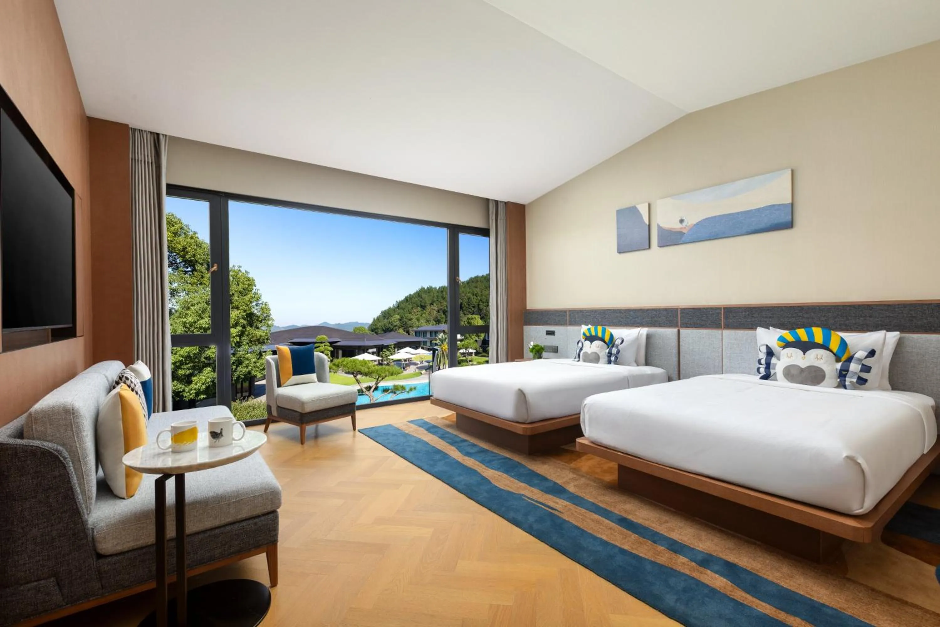 Photo of the whole room, Bed in voco Ningbo Dongqian Lake by IHG