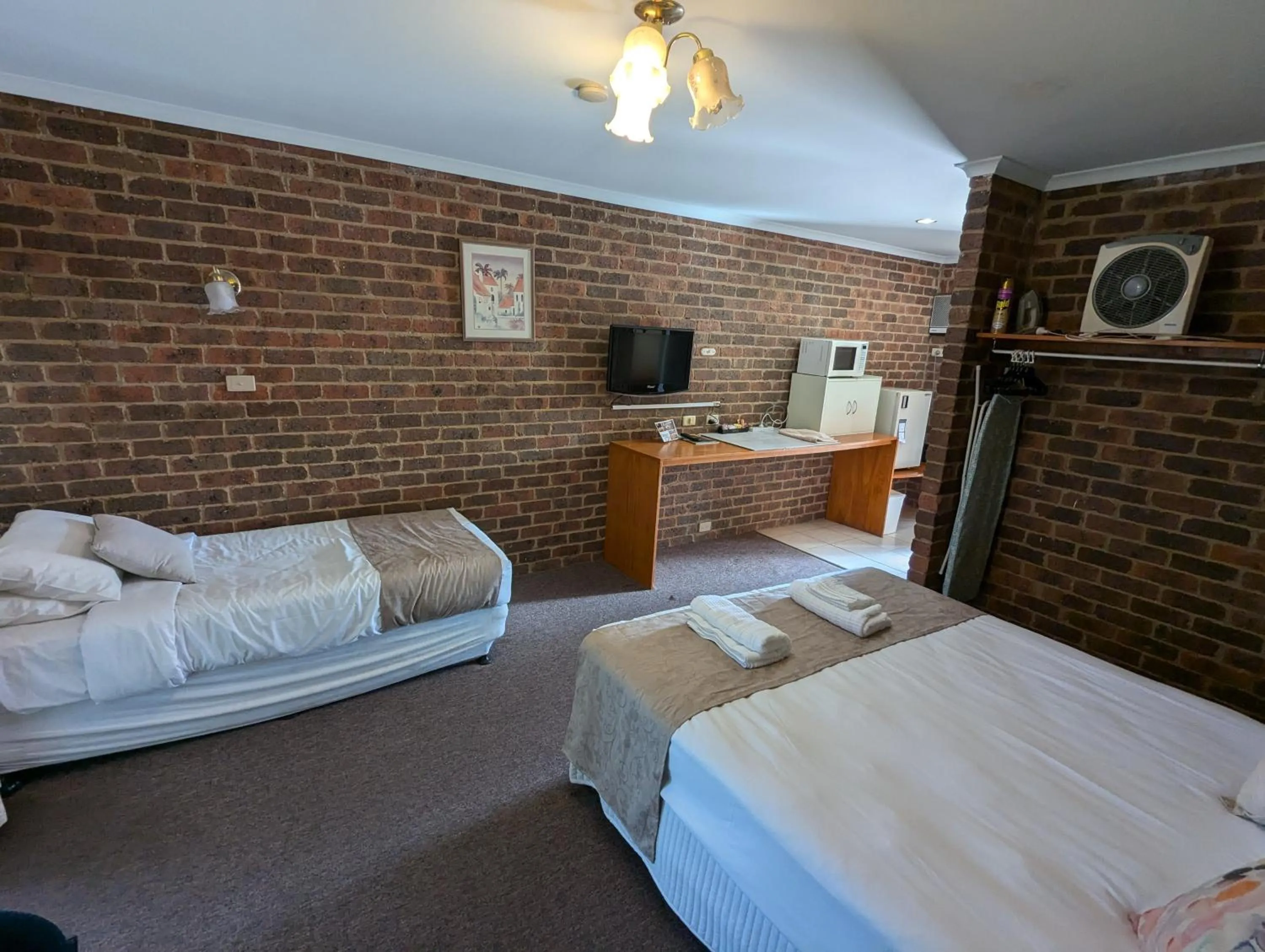 Bed in Barham Colonial Motel