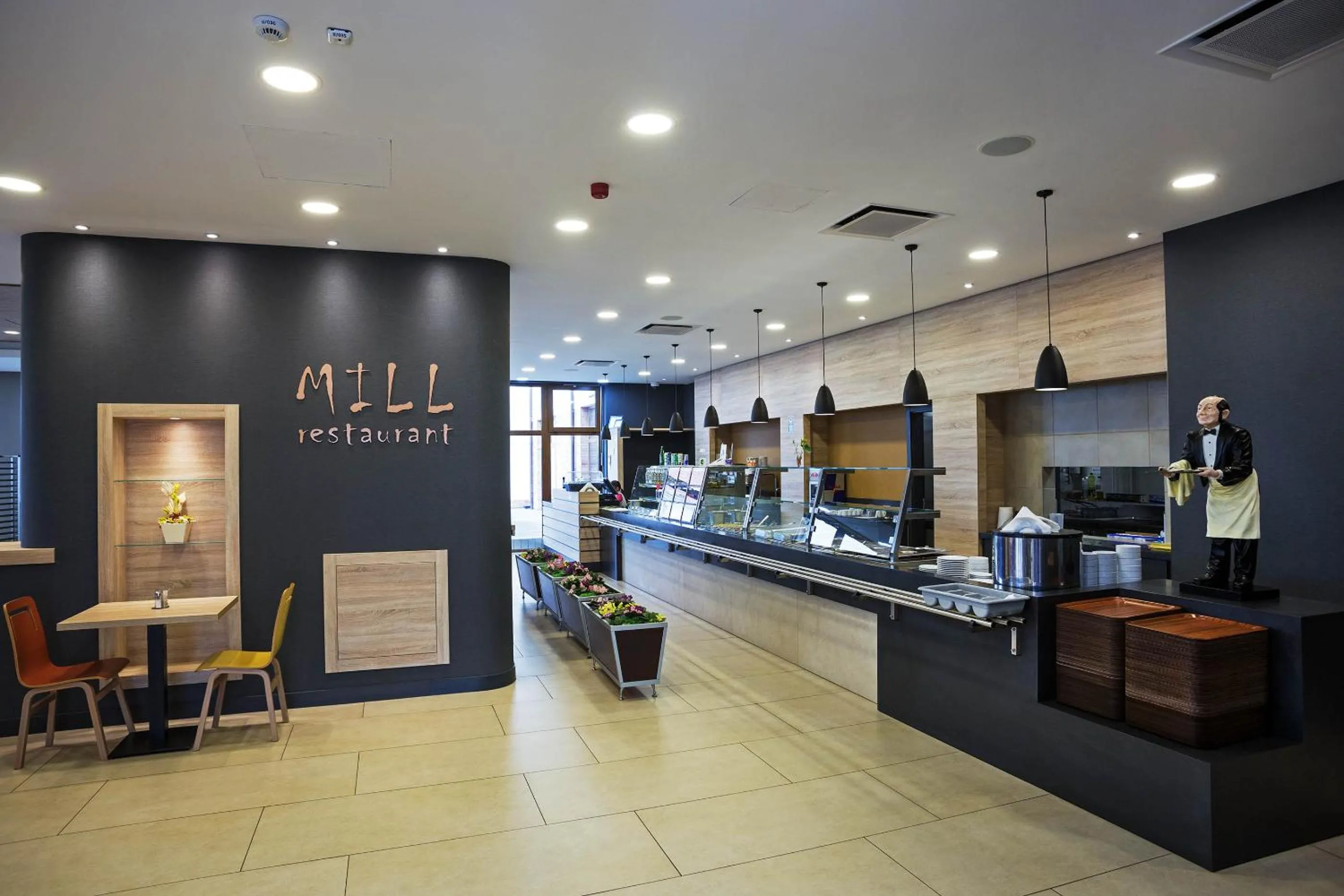 Restaurant/places to eat in Family-Hotel