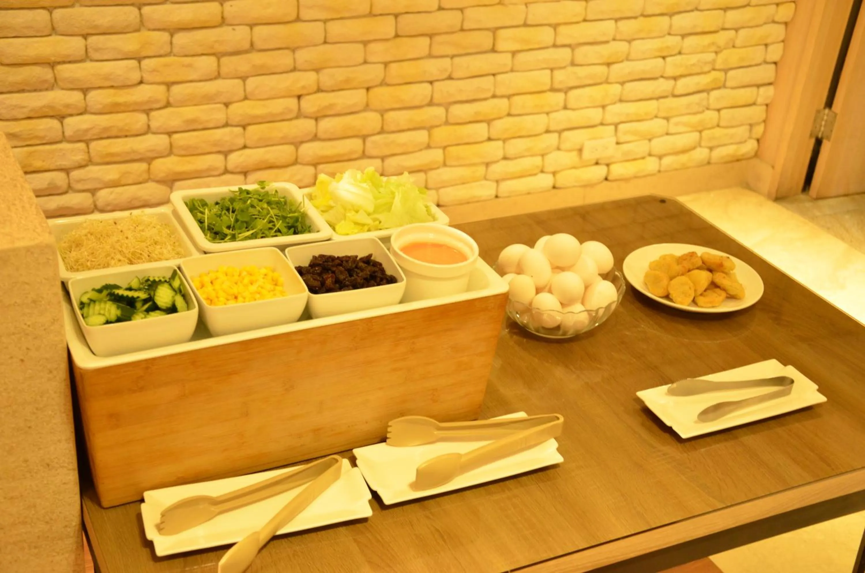 Food and drinks in Noble Hotel