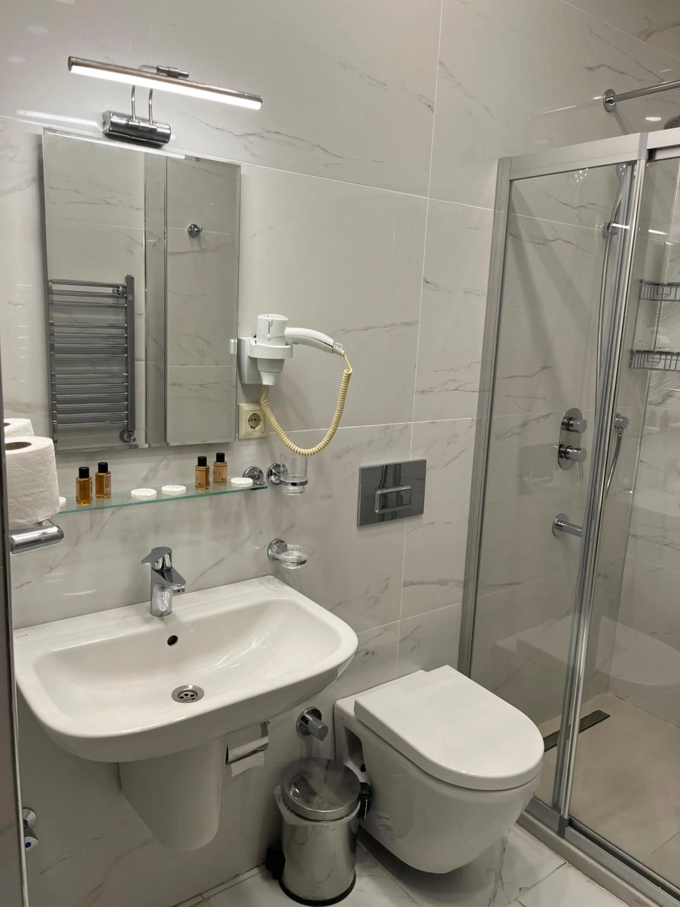 Shower in Adil Konak Hotel