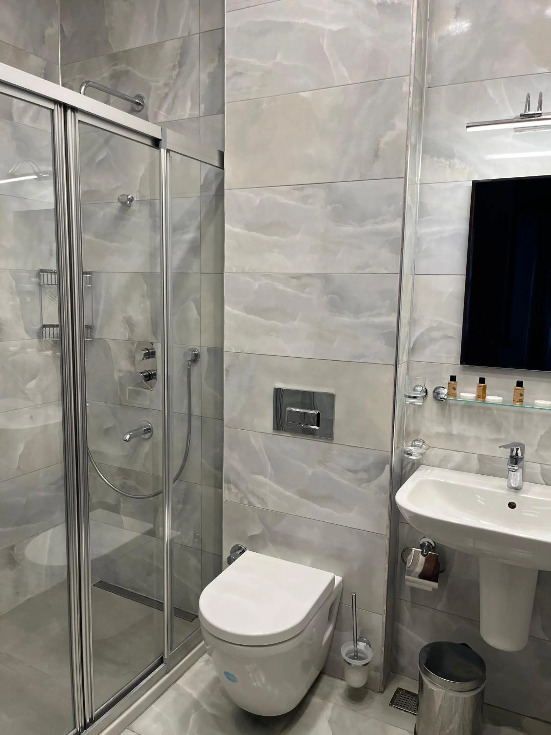 Shower in Adil Konak Hotel