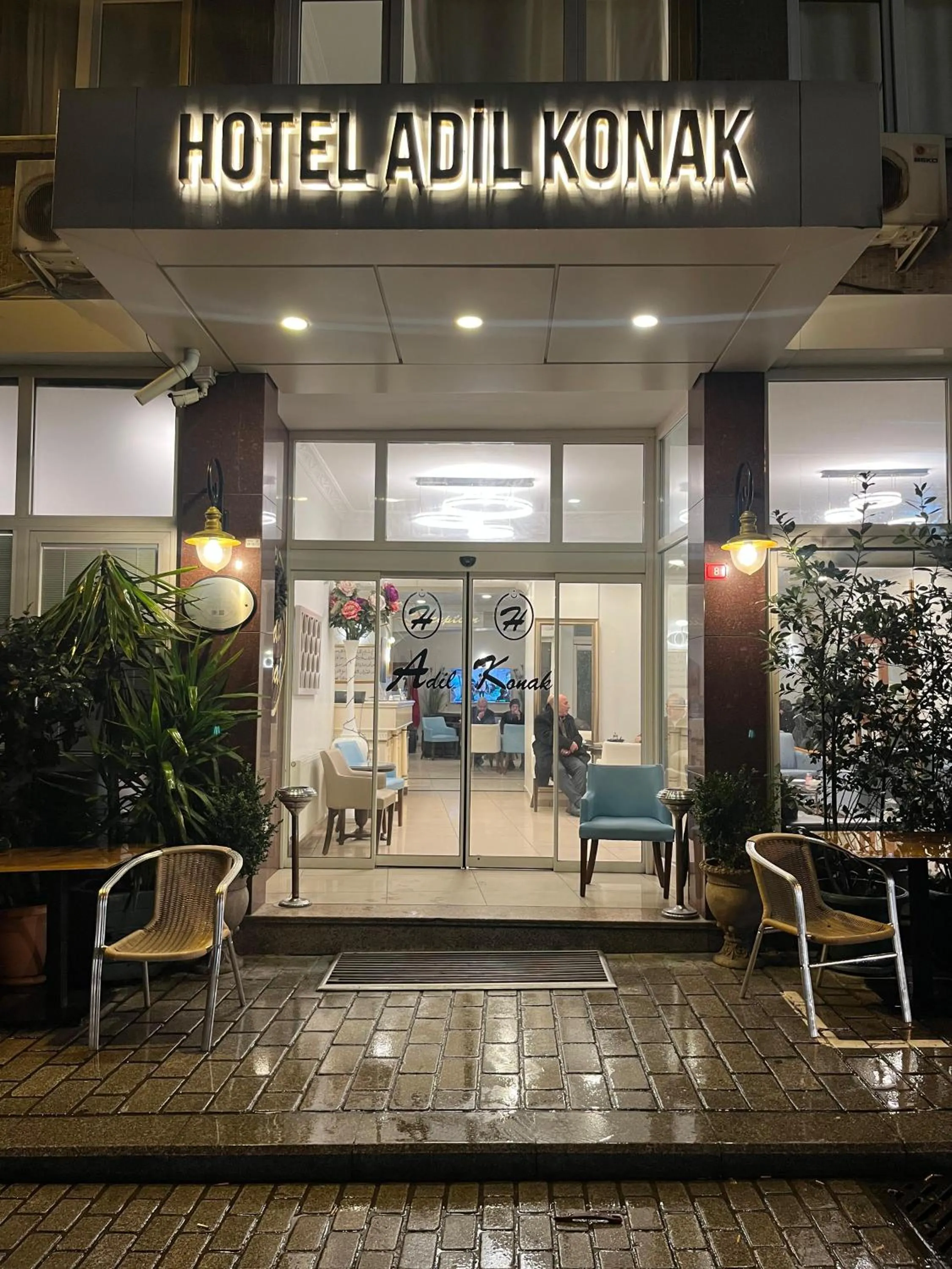 Facade/entrance in Adil Konak Hotel