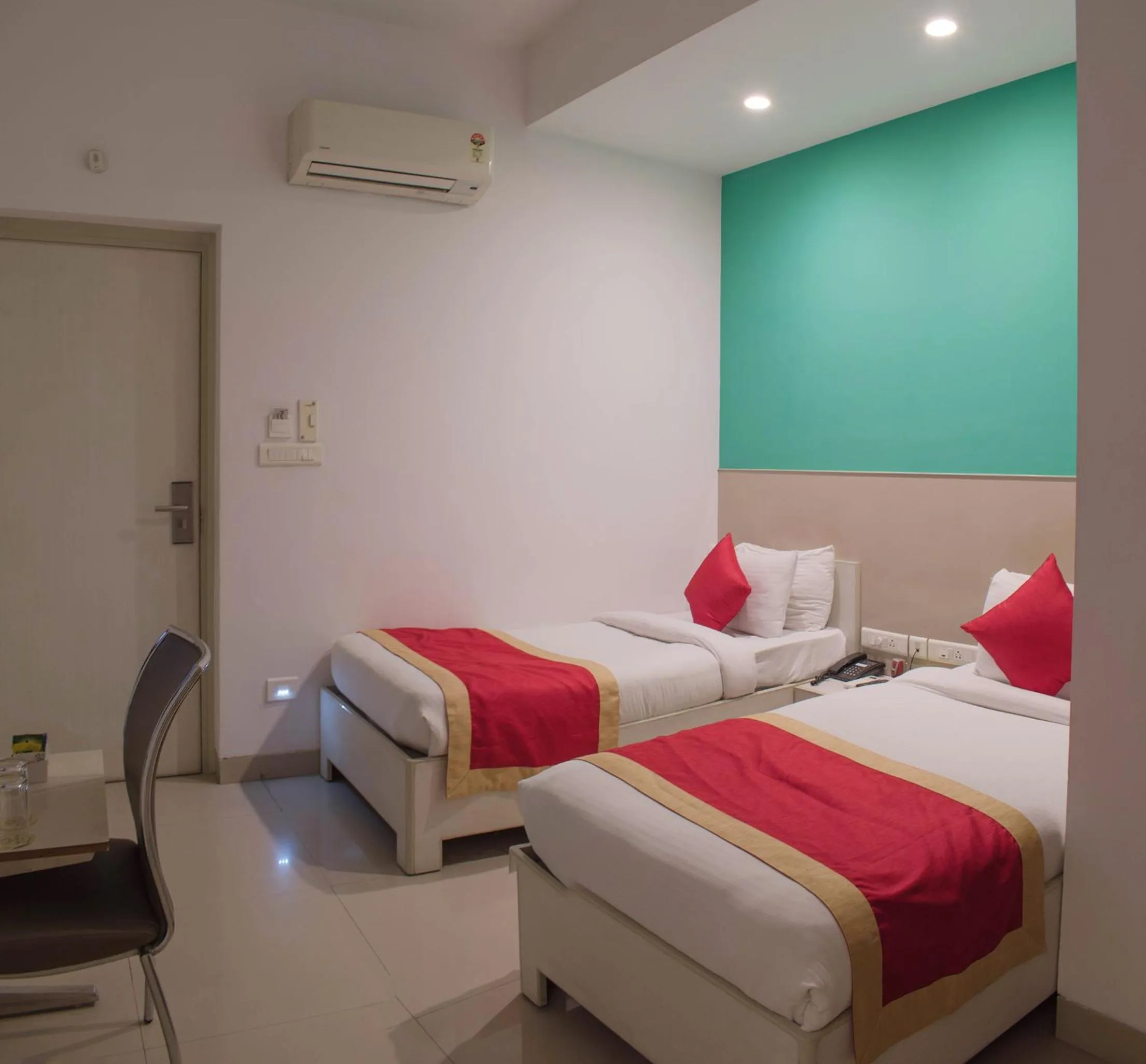 air conditioner, Bed in The Opal