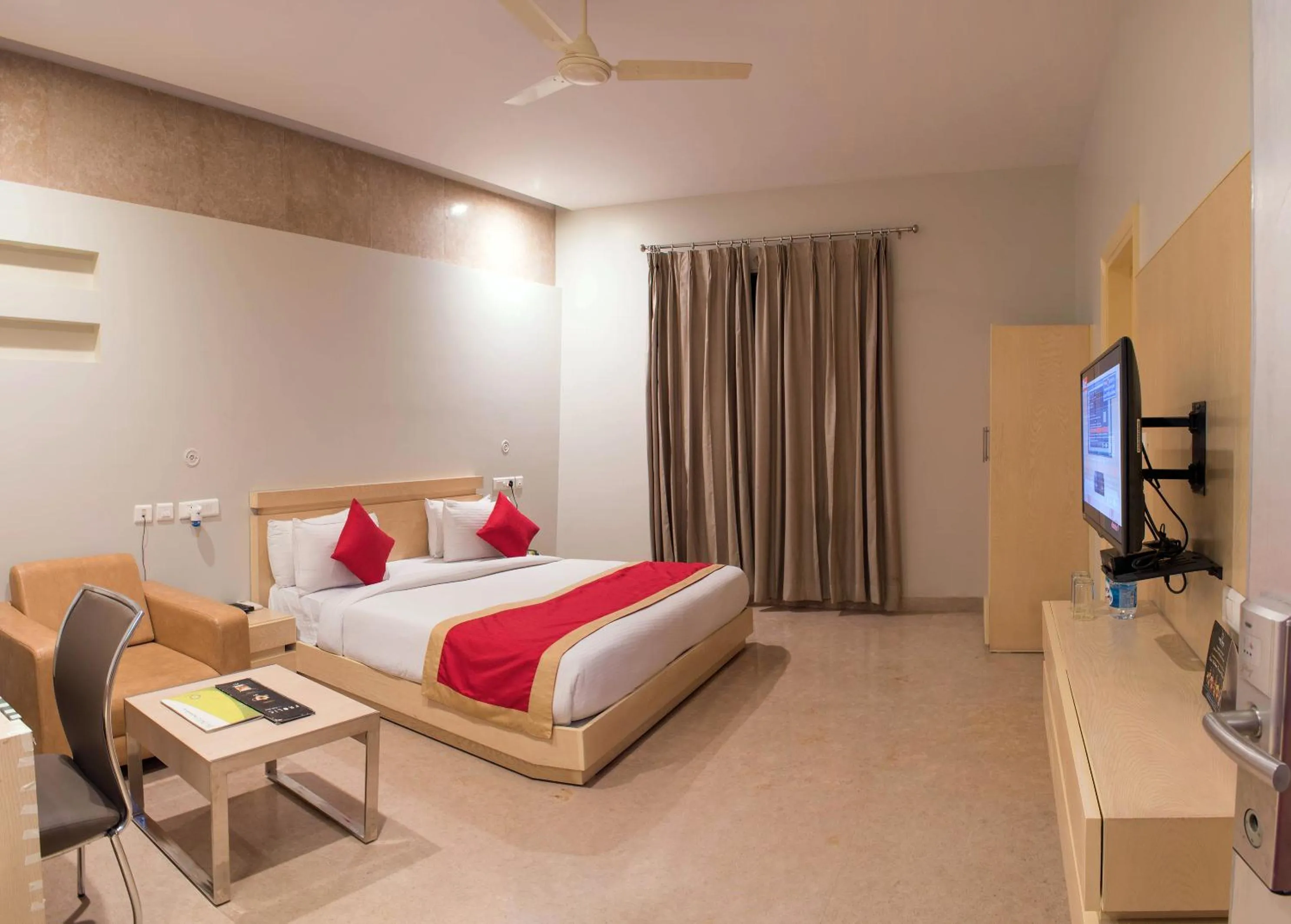 Photo of the whole room, Bed in The Opal