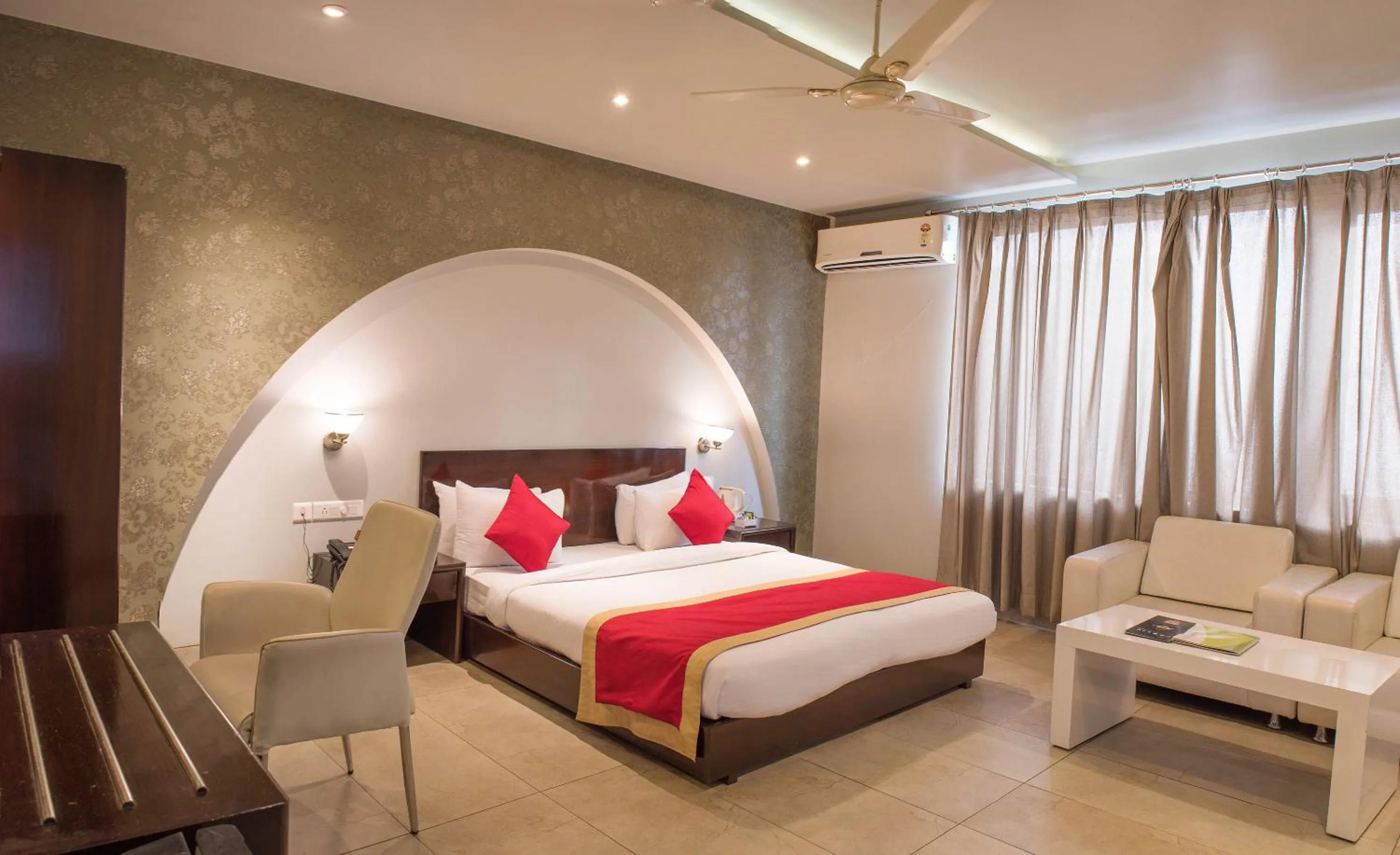 Bedroom, Bed in The Opal