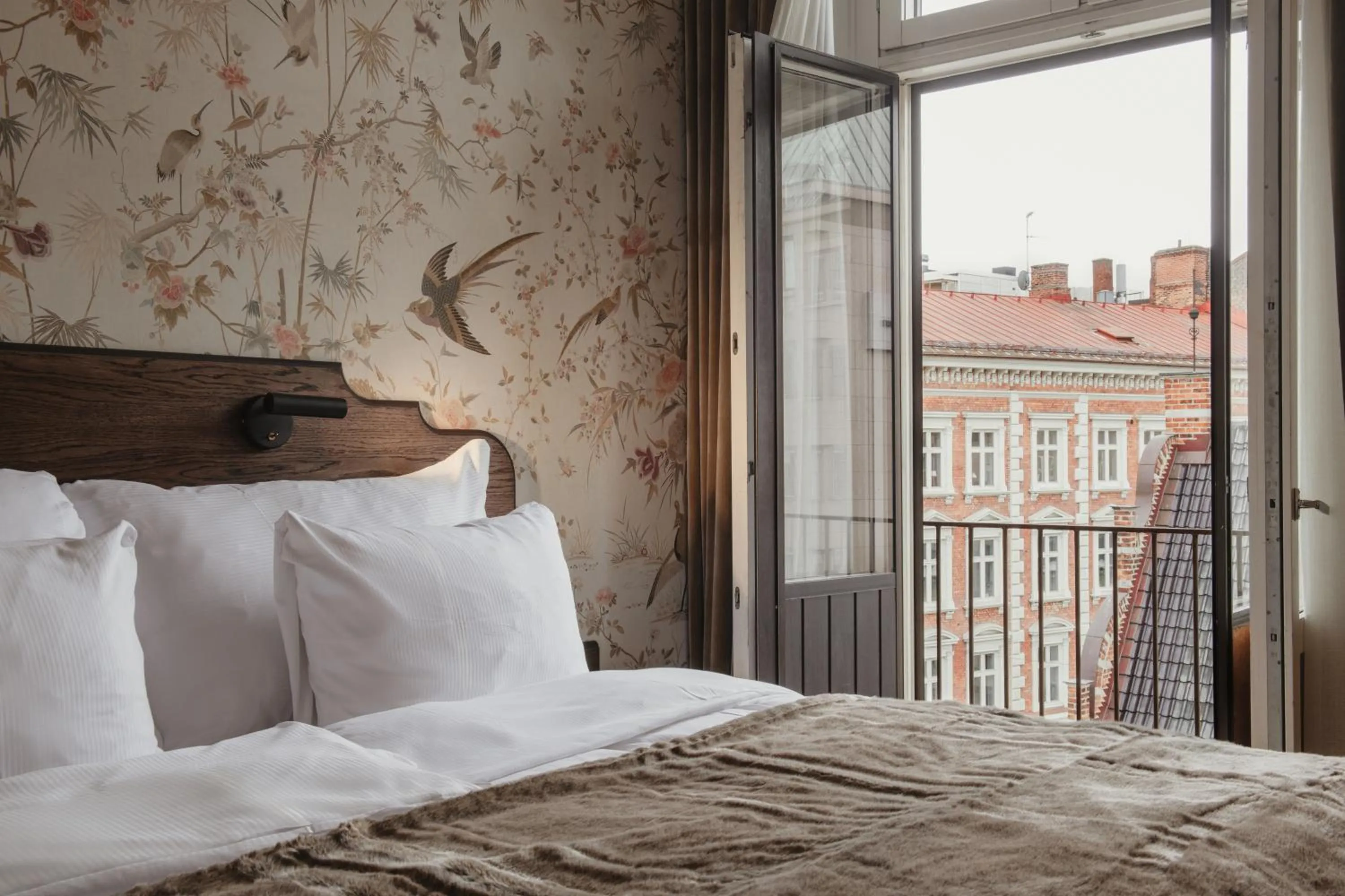 Bed in Home Hotel Baltzar