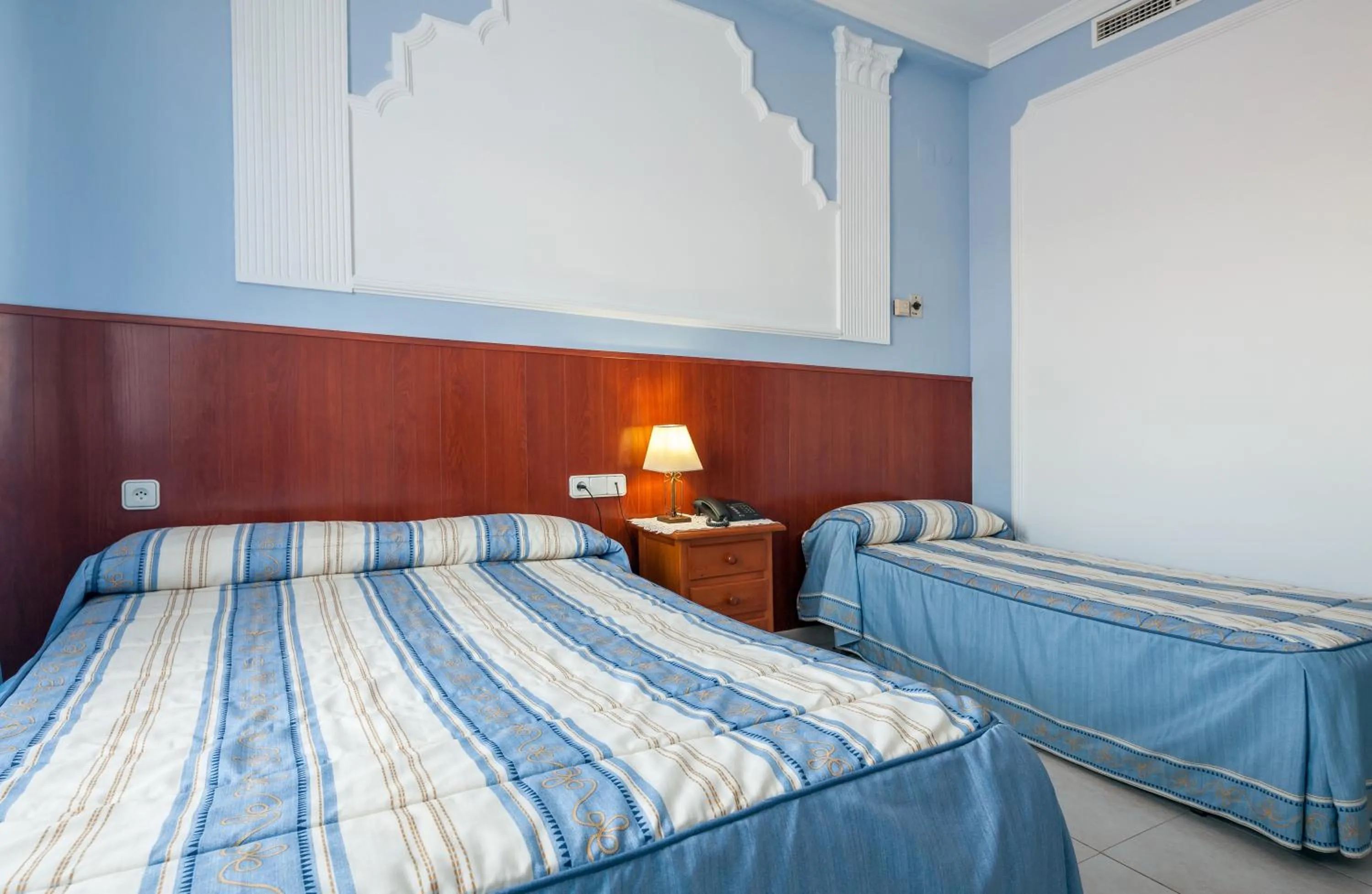 Bed in Hotel Restaurante Los Molinos