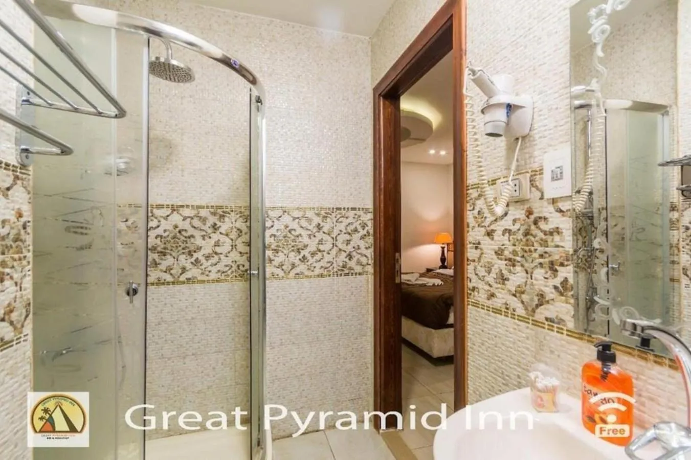 Bathroom in Great Pyramid Inn